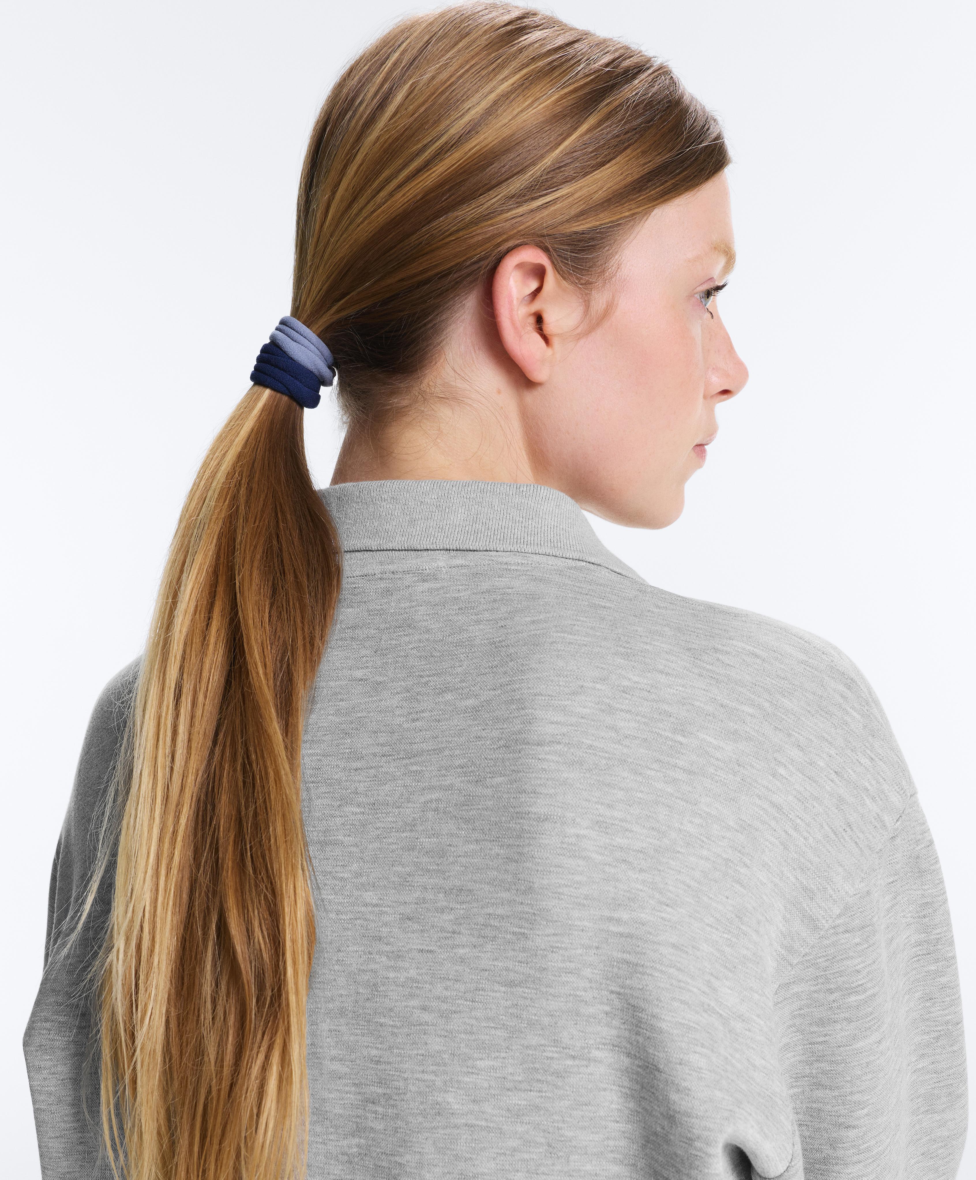 5 glatkih gumica za kosu