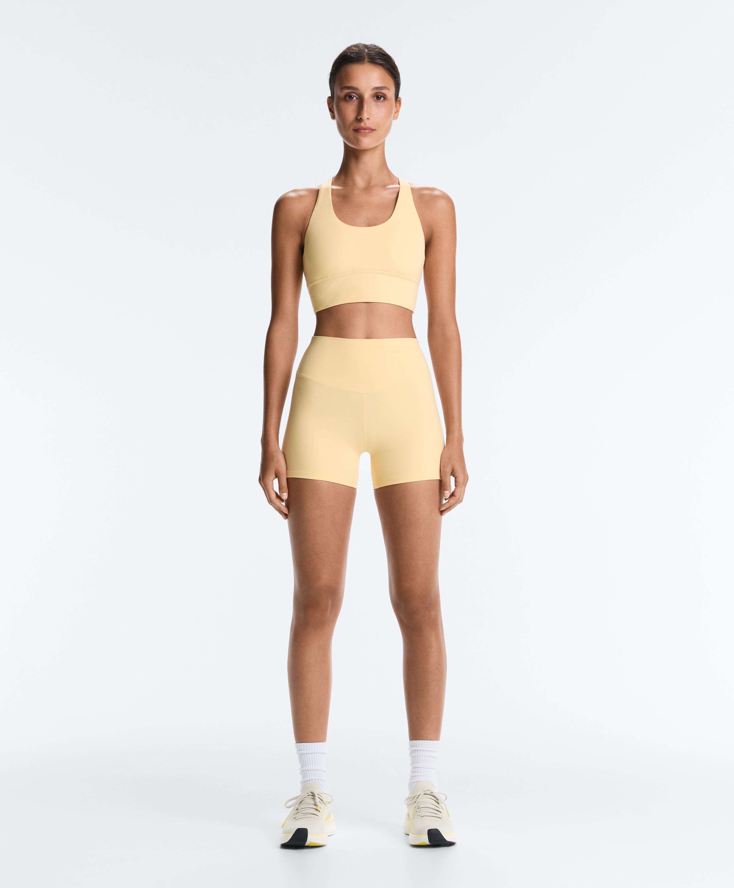 Comfortlux high-waisted 10cm hot pants - PALE YELLOW