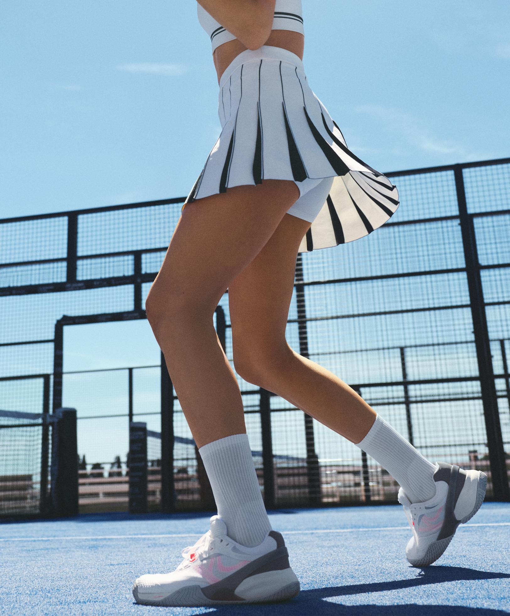 Short high rise seamless pleated skirt — PALE ECRU