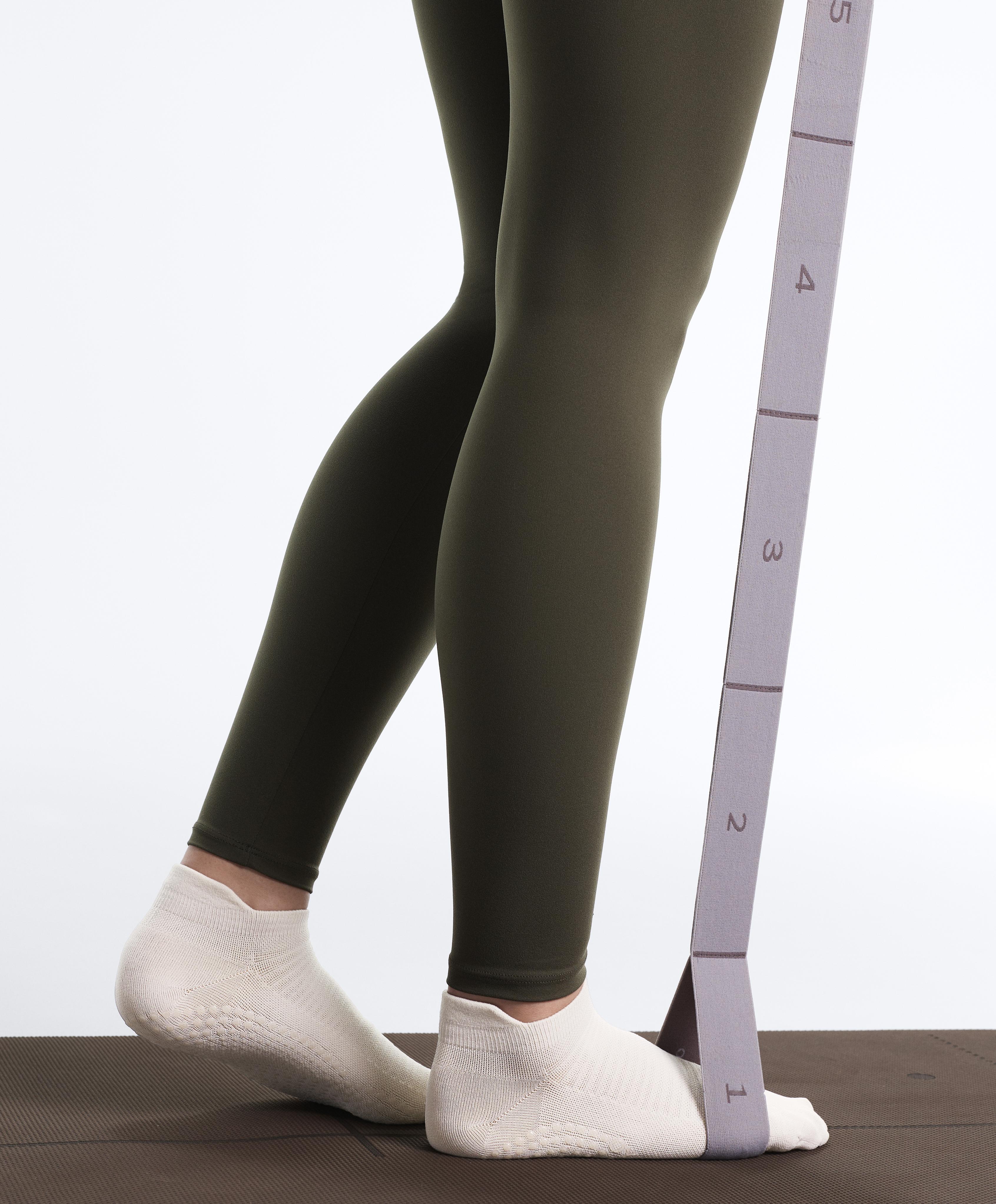 2 pairs of polyamide blend yoga and Pilates sneaker socks — GREEN BEIGE