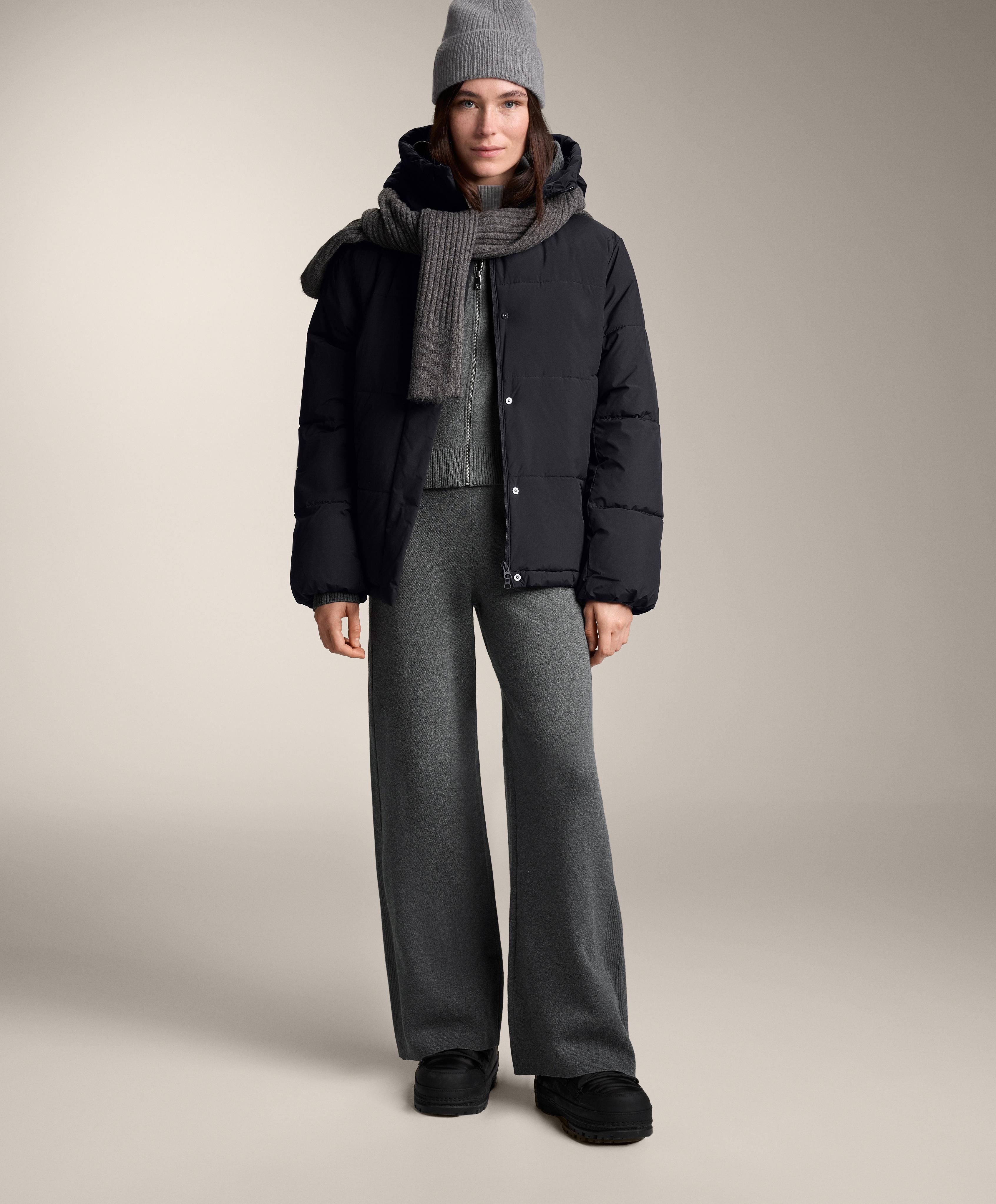 Straight-leg knit trousers with side rib Straight-leg knit trousers with side rib