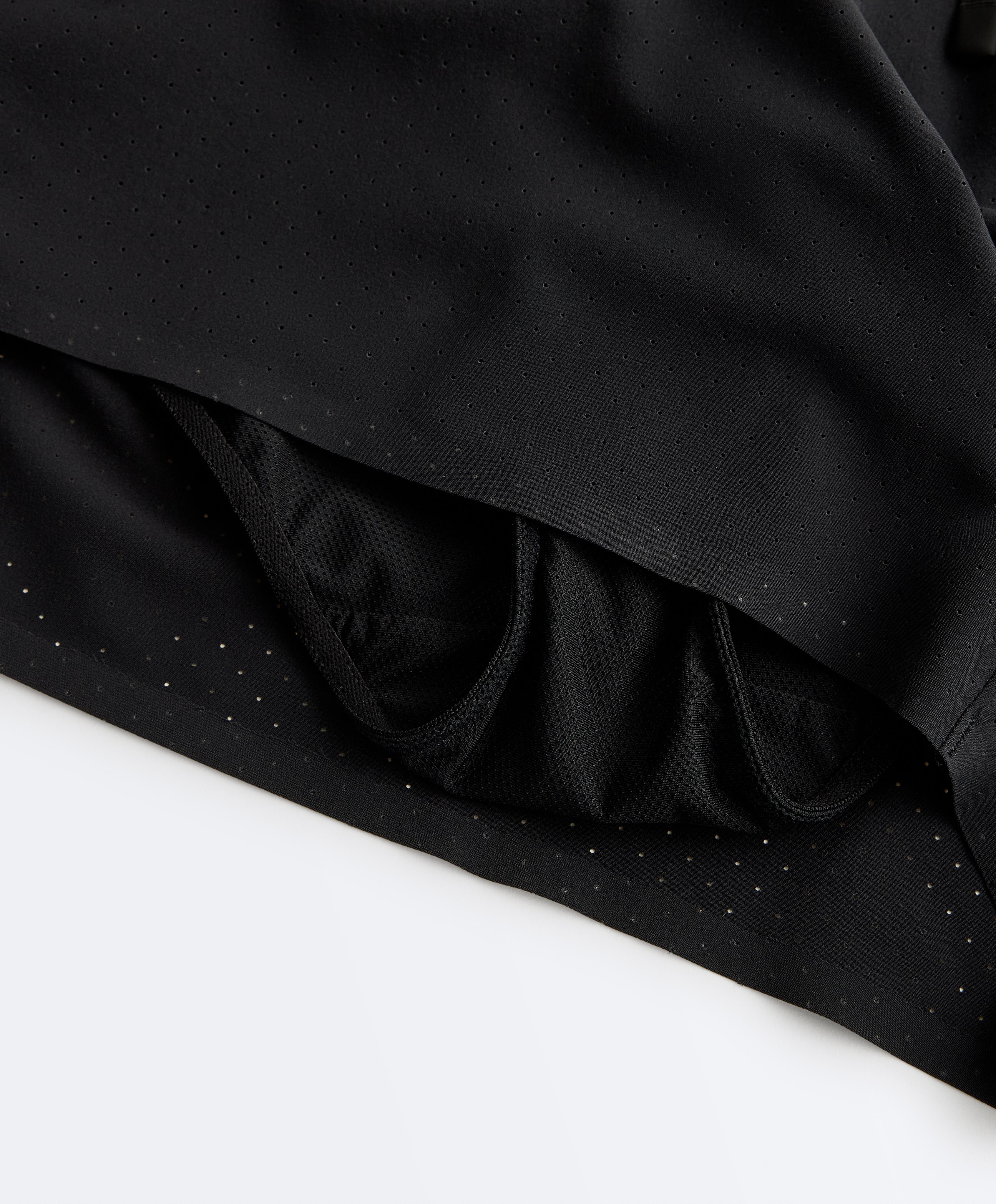 Mid-rise 7cm technical shorts — BLACK