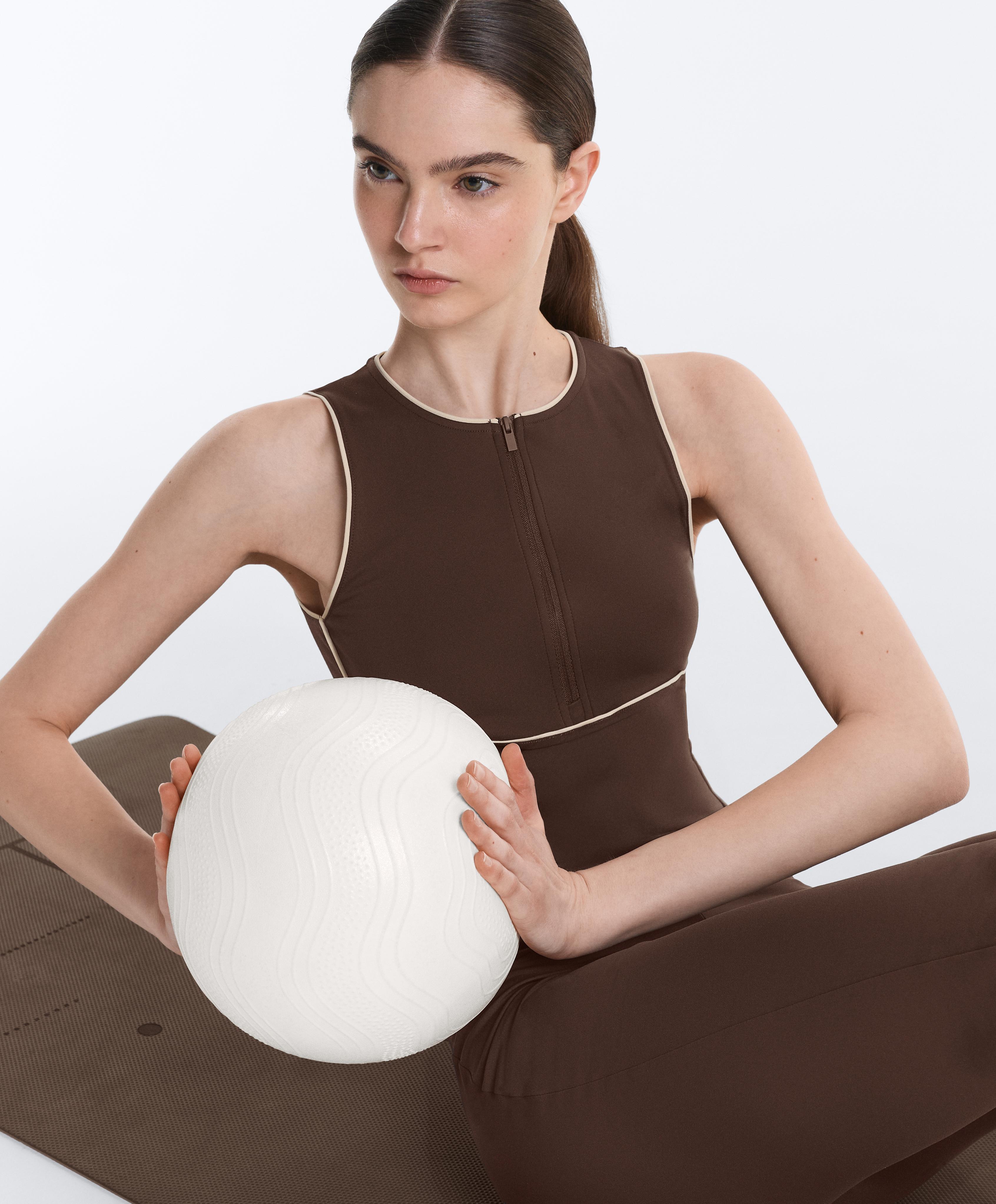 Half-zip sleeveless top — BROWN