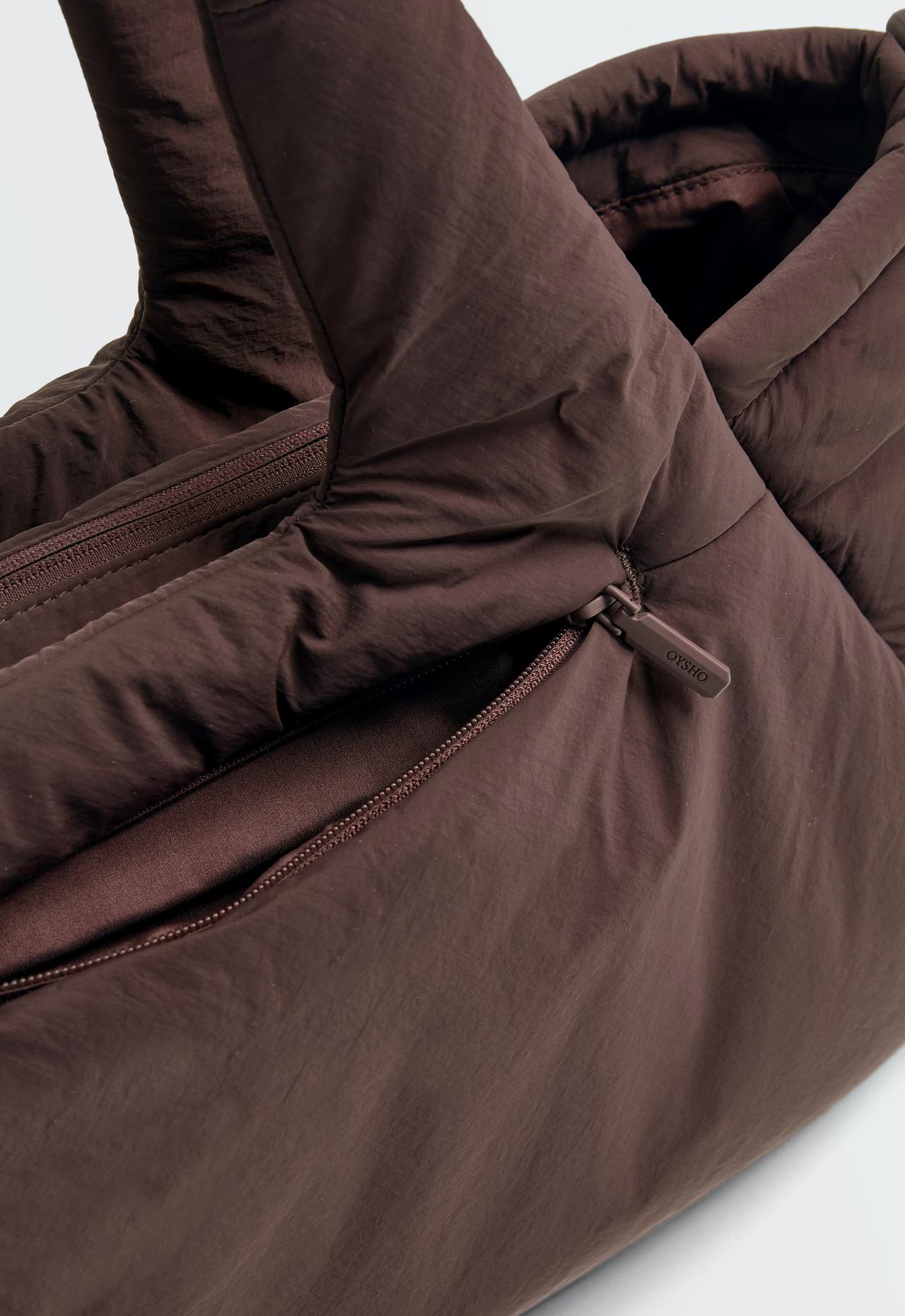 Padded sports bag — BROWN