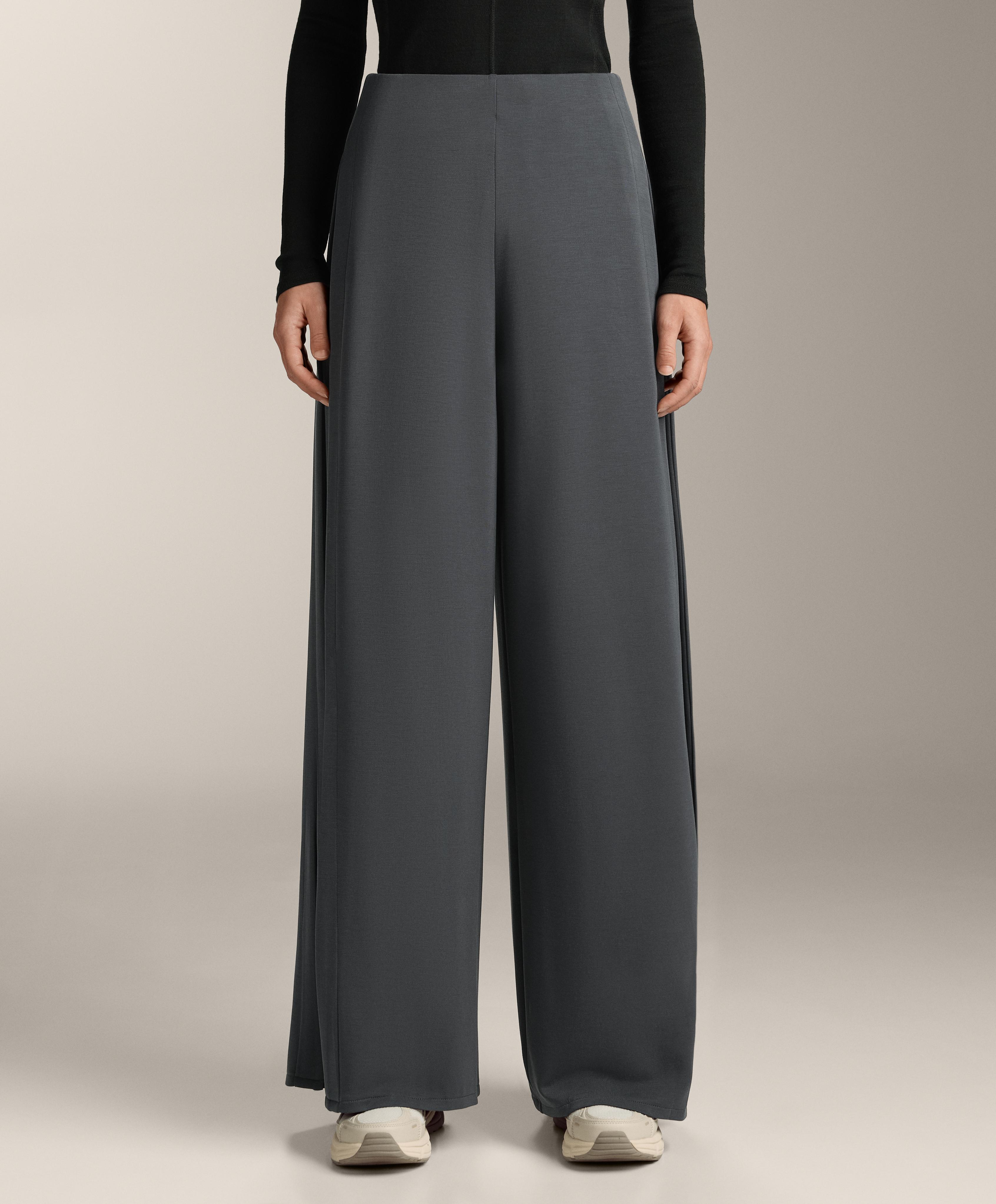 Soft-touch wide-leg trousers with side pleat and modal