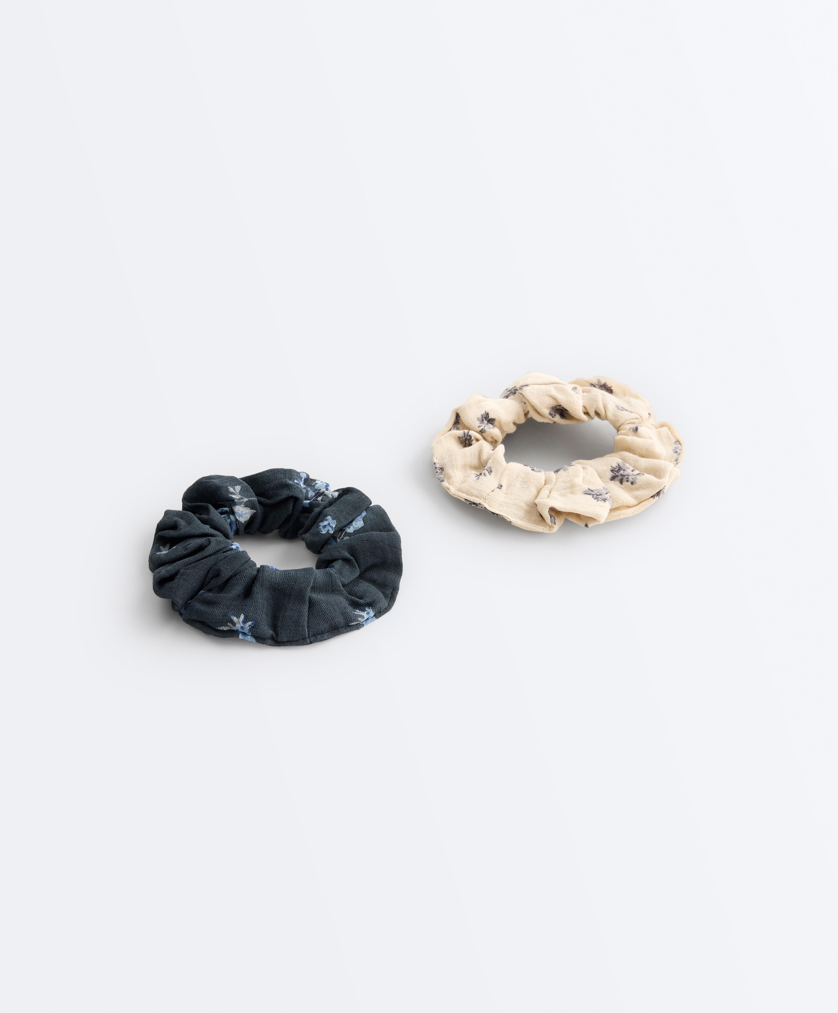 2 floral 100% cotton scrunchies — WASHED BLUE