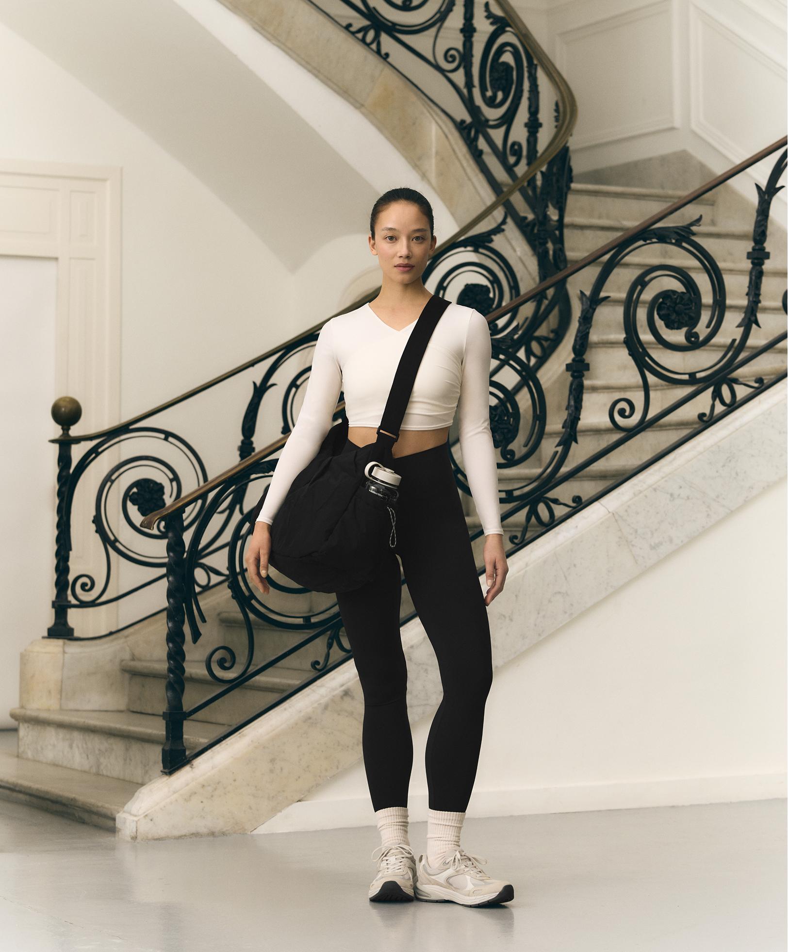 V-cut Light Touch 65cm high-rise ankle-length leggings — BLACK