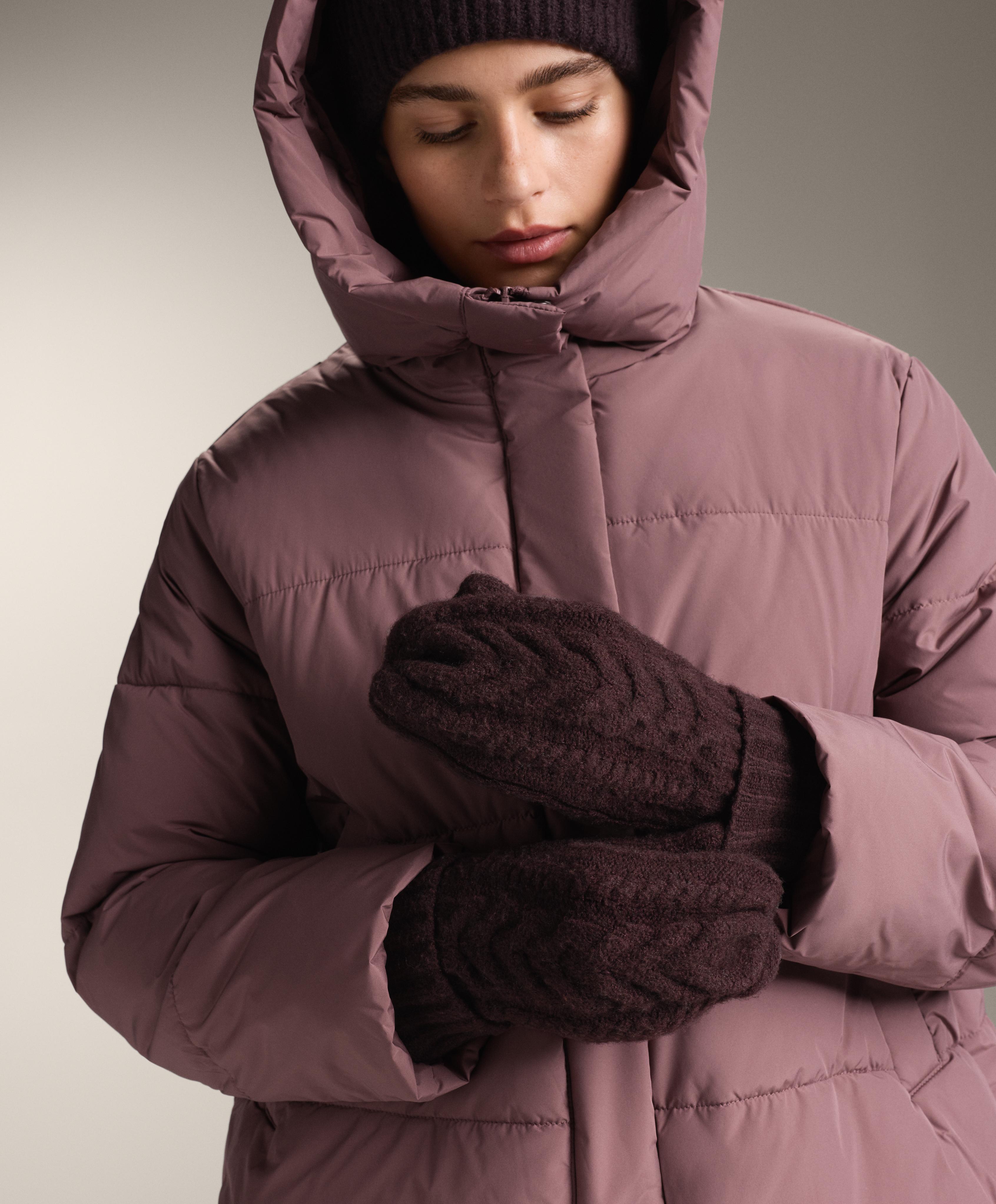 قفازات محبوكة بنمط أران قفازات محبوكة بنمط أران