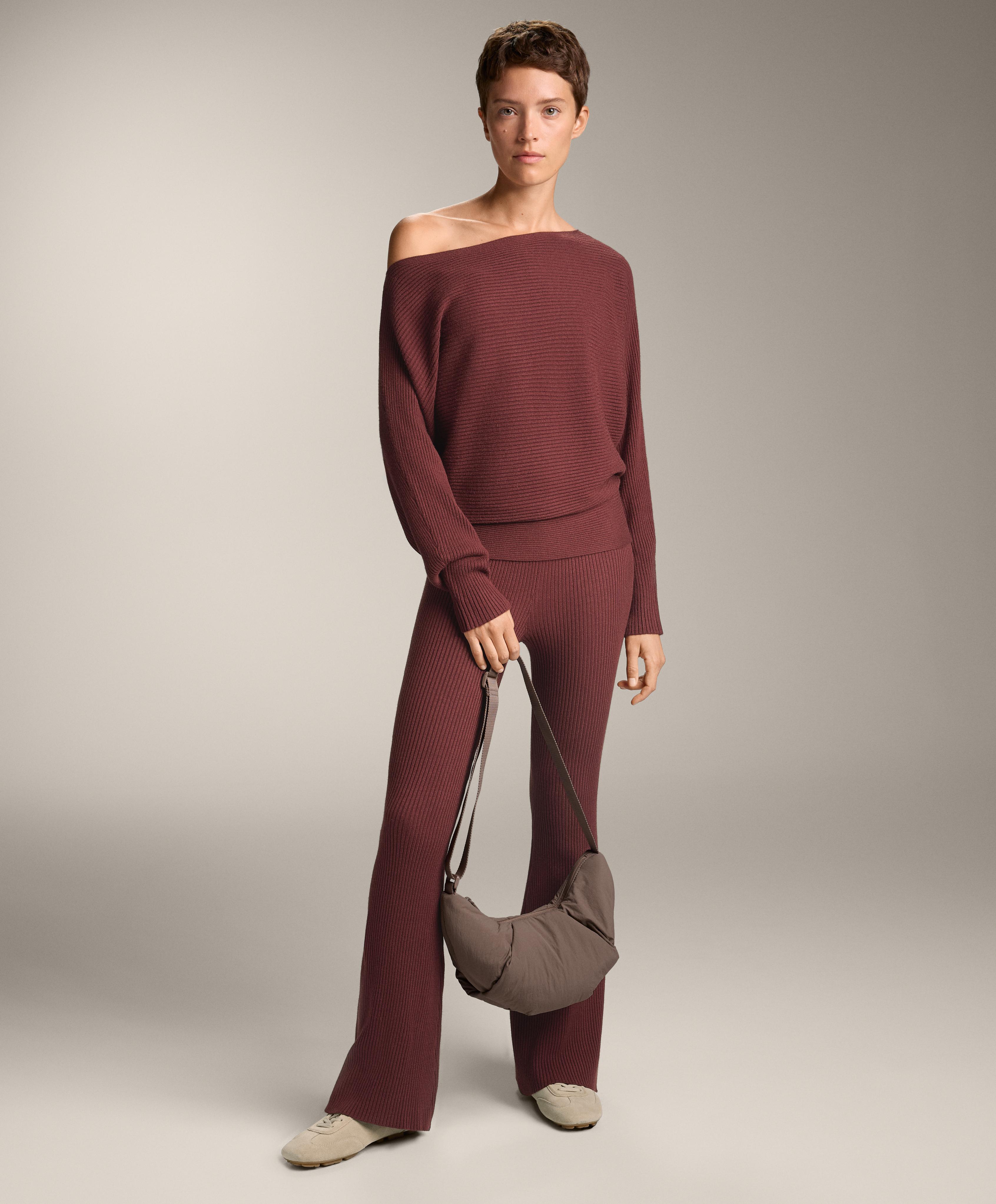 Flare rib knit trousers
