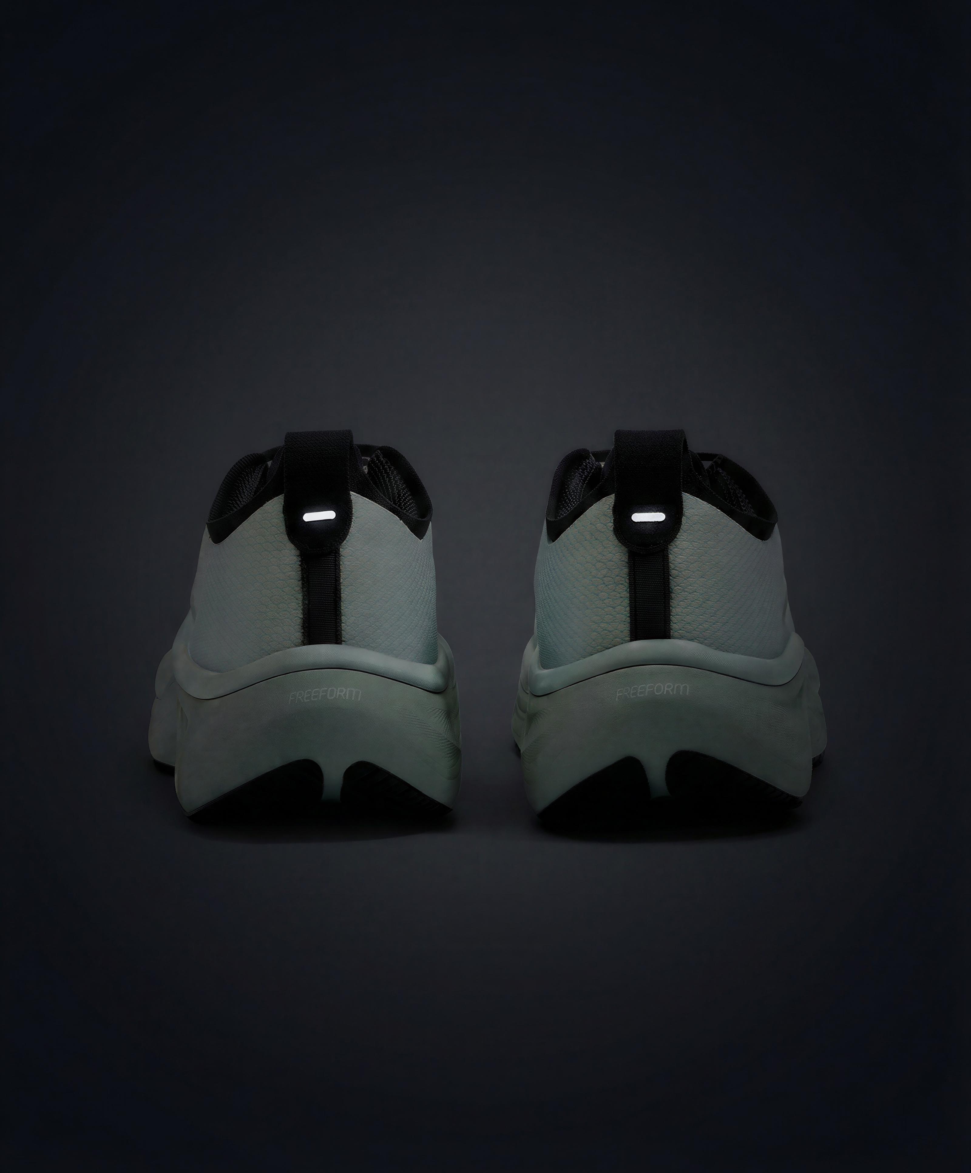 OY/PR 907 Running Trainers — SEA GREEN