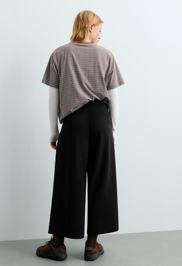Soft-touch wide-leg crop trousers with modal and pleats — BLACK 4
