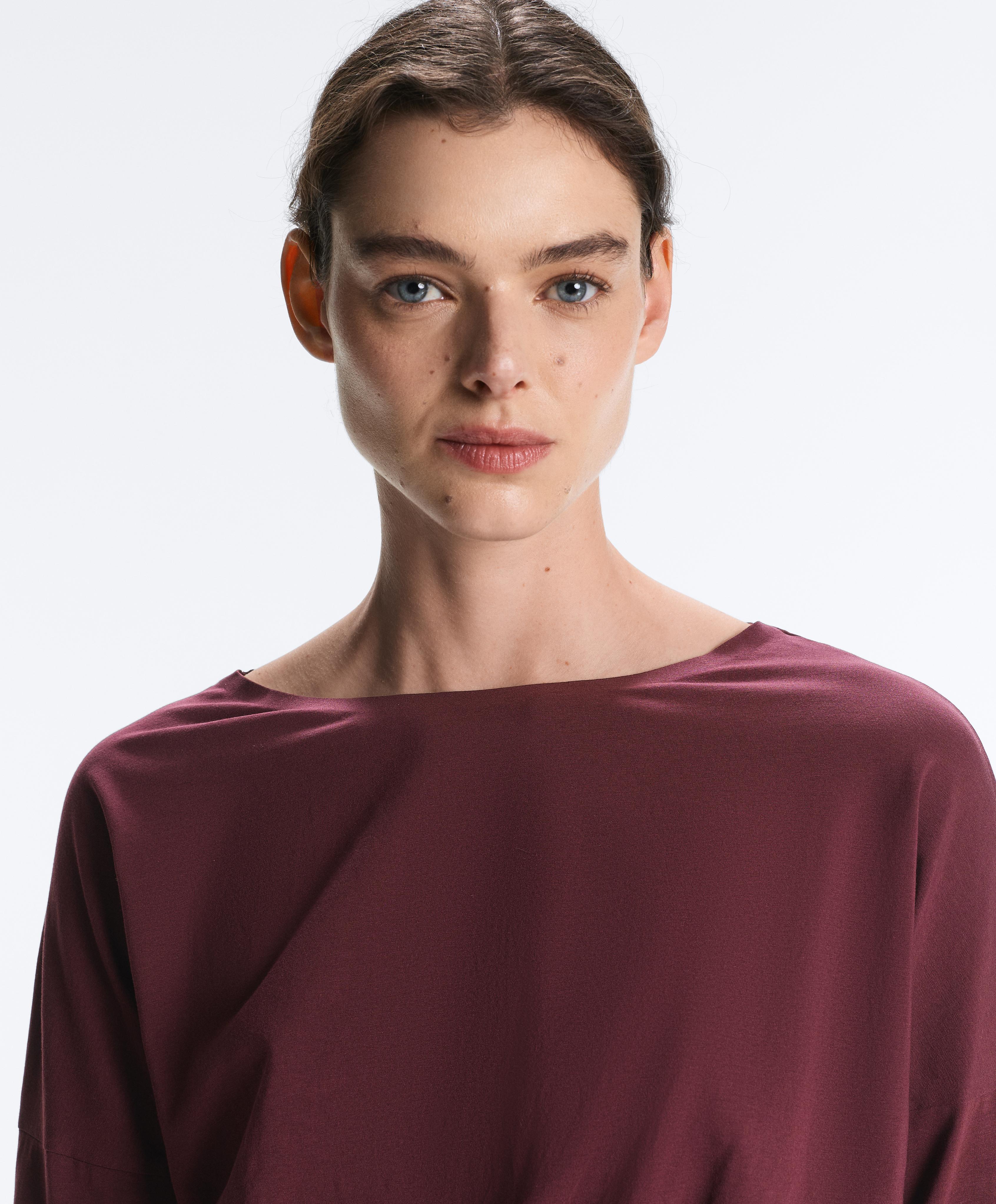 Fitted waist cotton blend T-shirt — MAROON