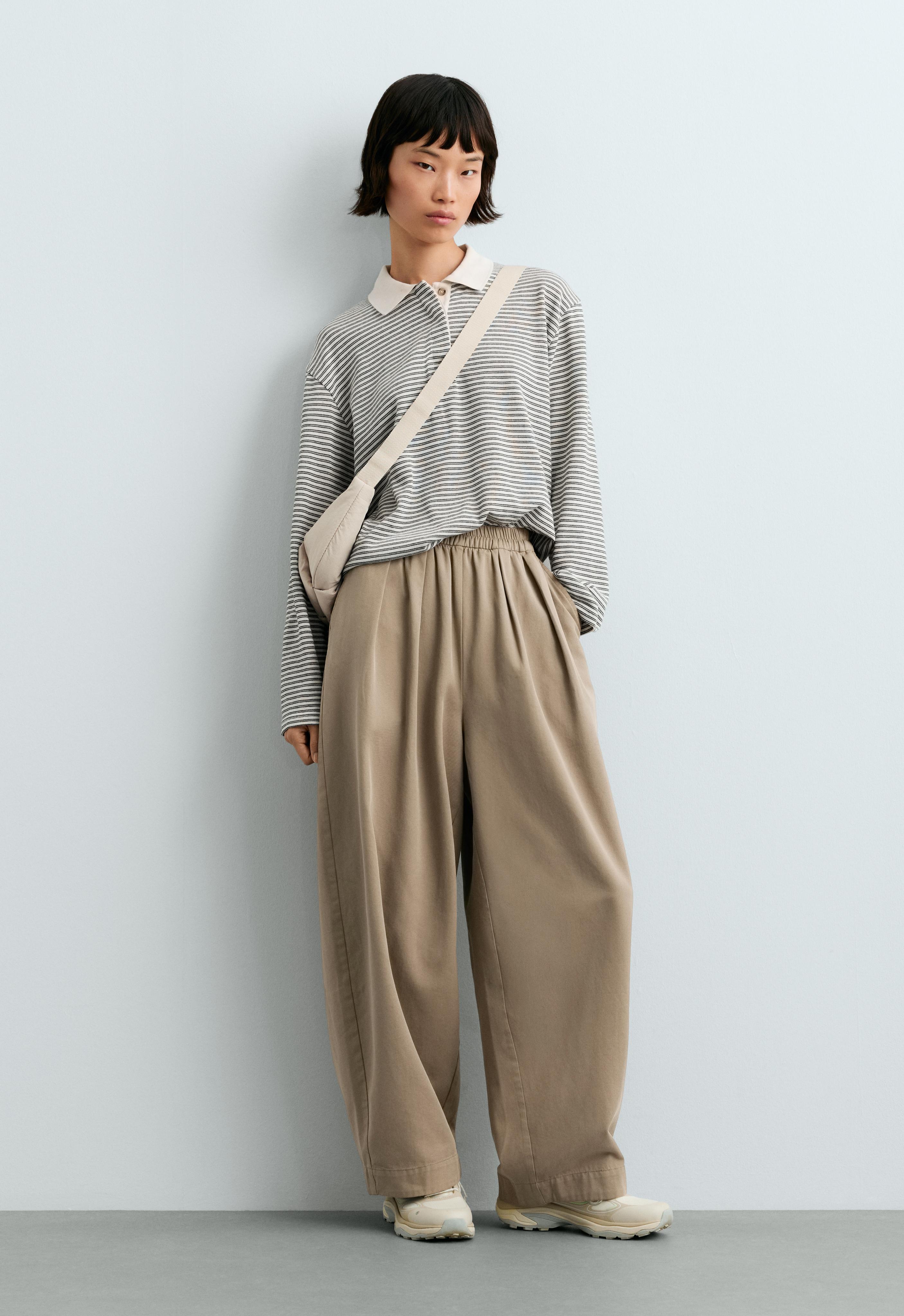 Tapered pleat trousers, 91% cotton, 9% wool