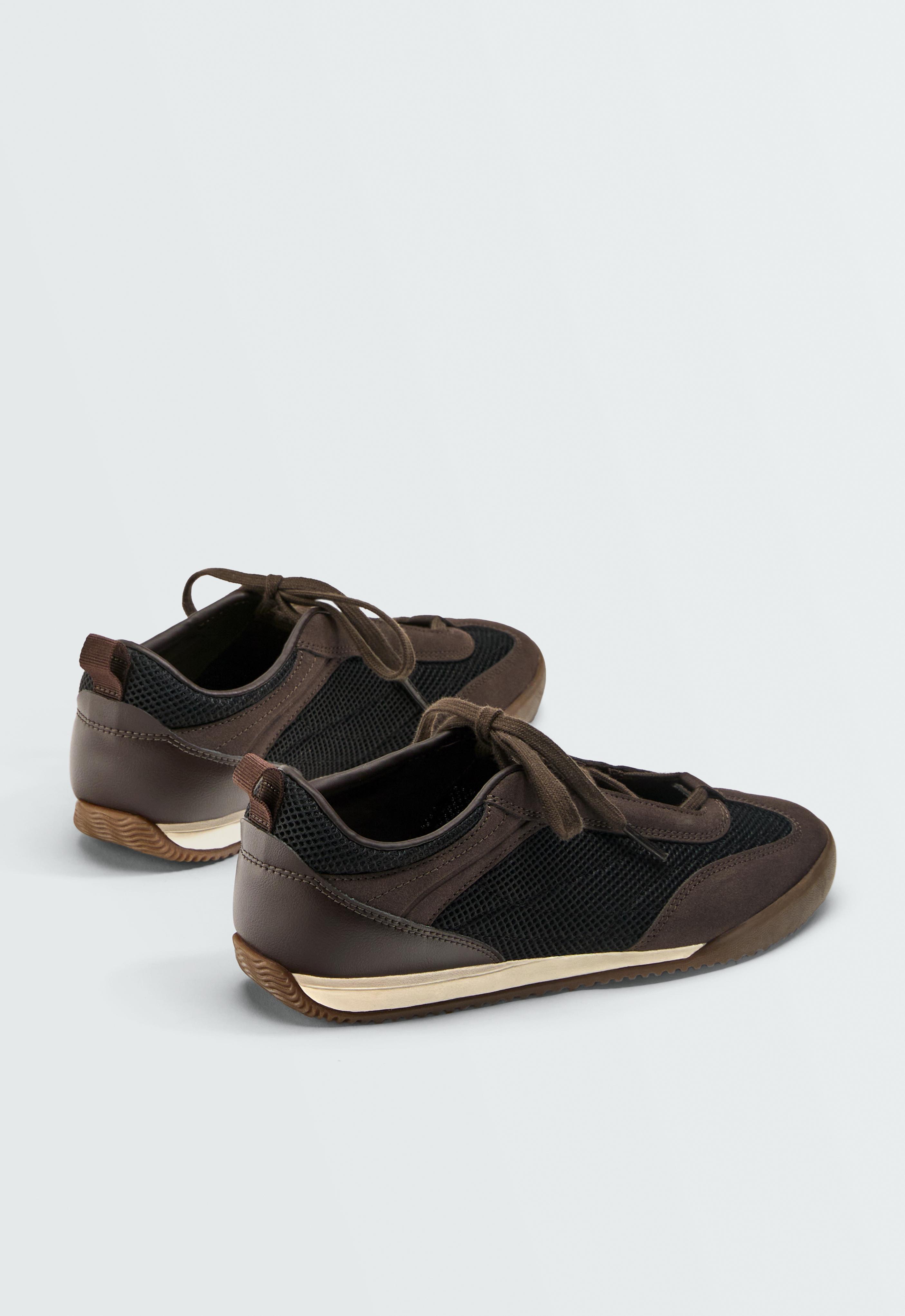 Mixed-material mesh trainers — CHOCOLATE      