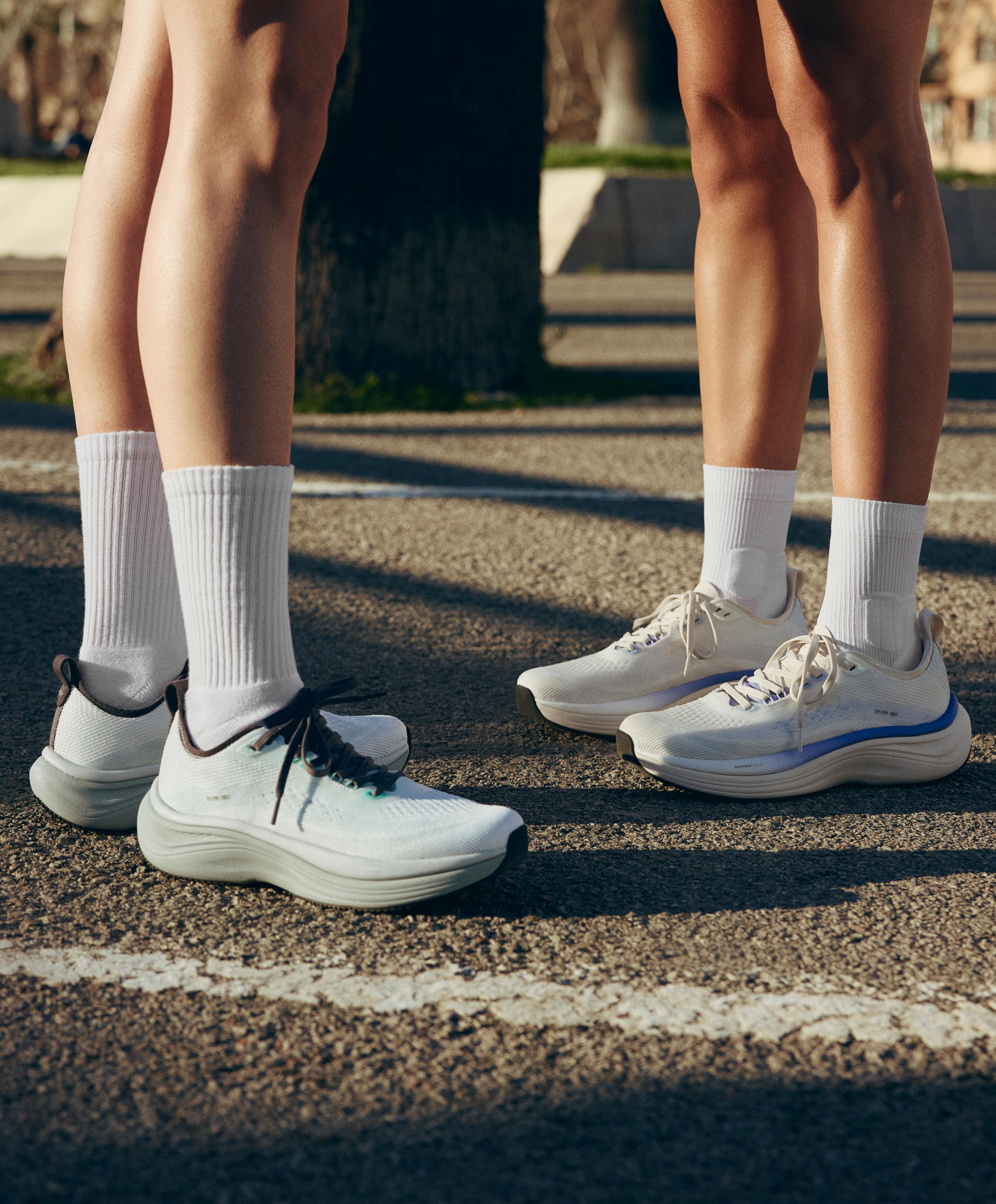 OY/PR 907 Running Trainers — SEA GREEN