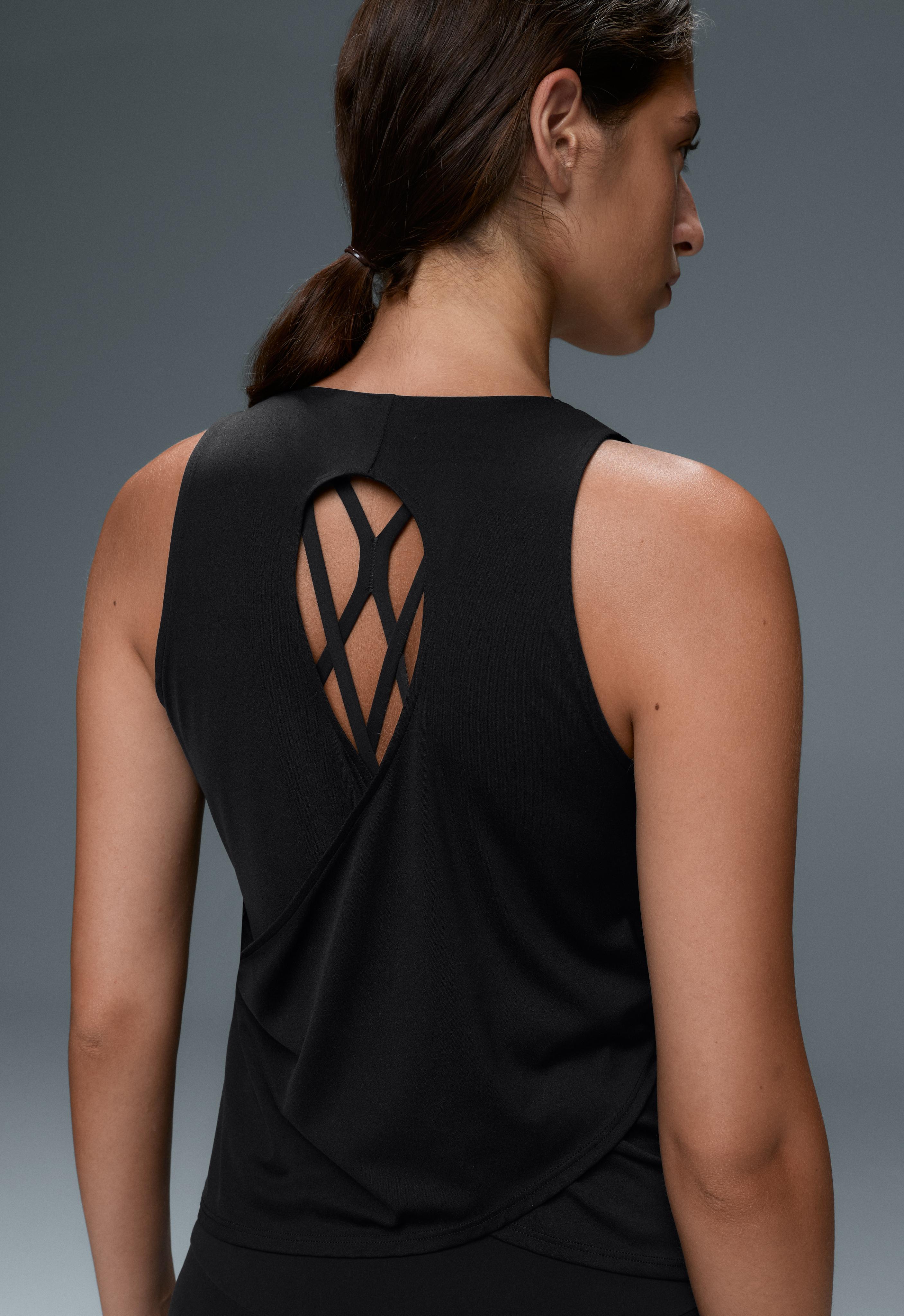 Comfortlux cross-back T-shirt — BLACK