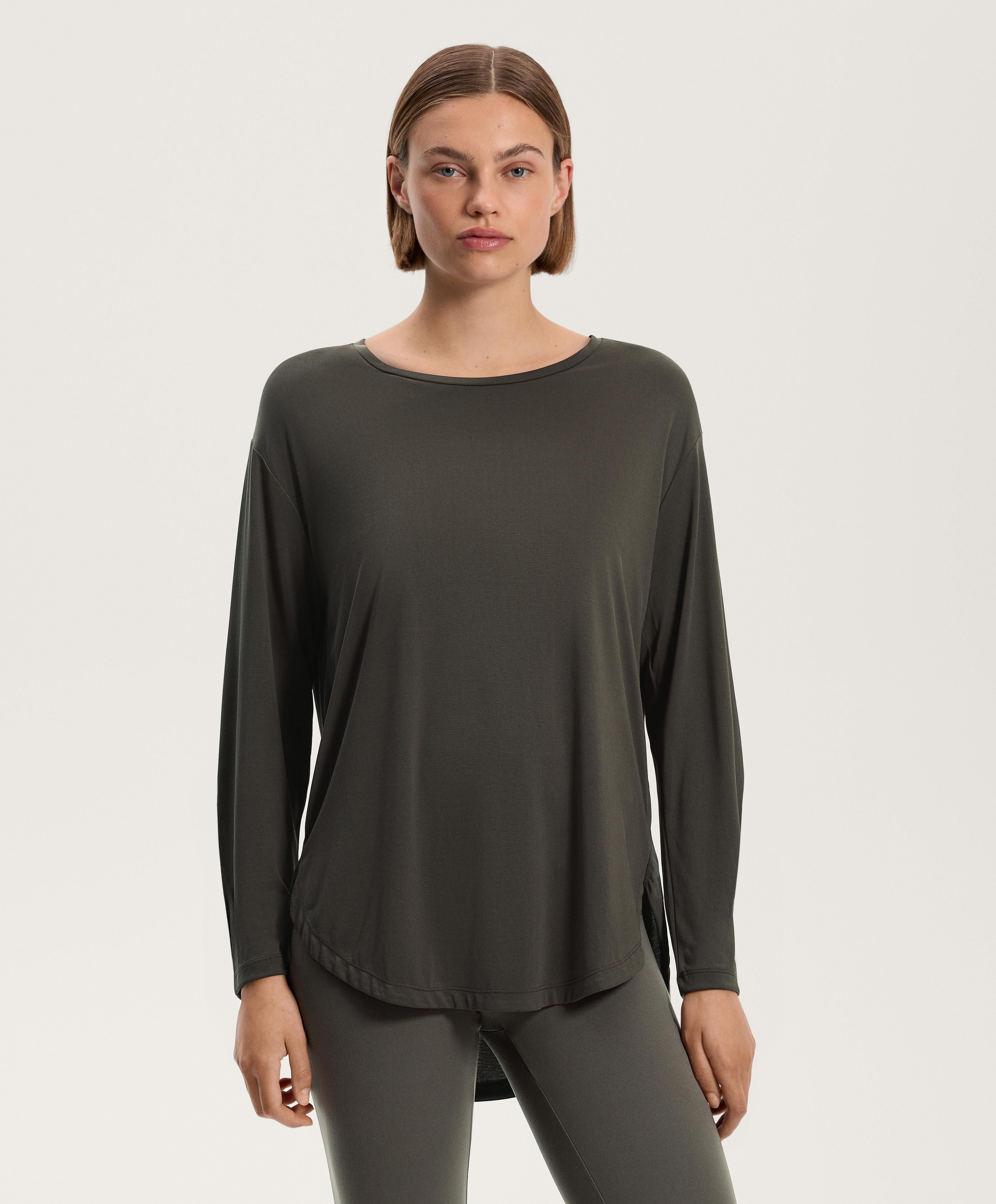 Long sleeve T-shirt with back pleat in a modal blend