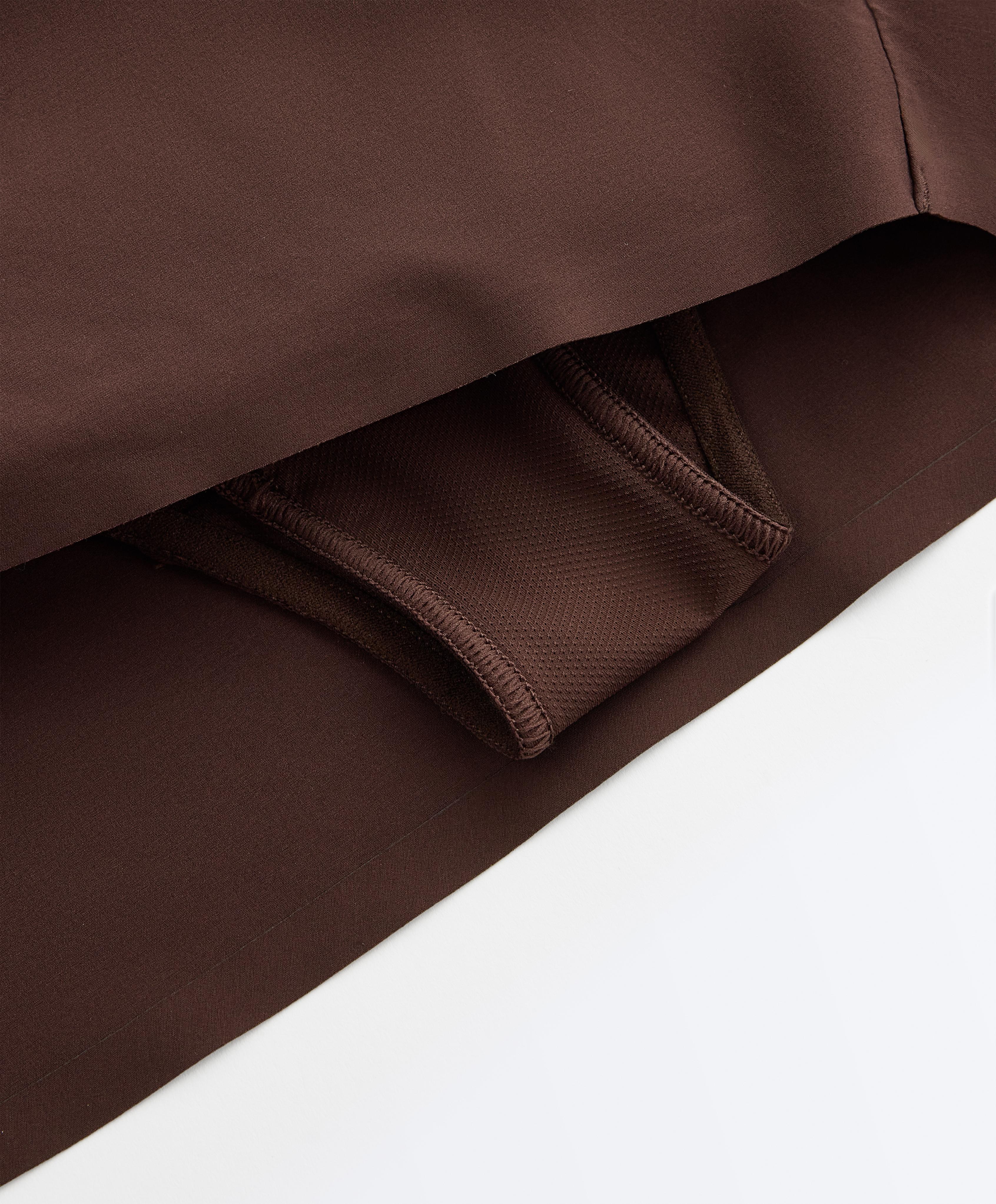 6cm low-rise technical shorts — CHOCOLATE