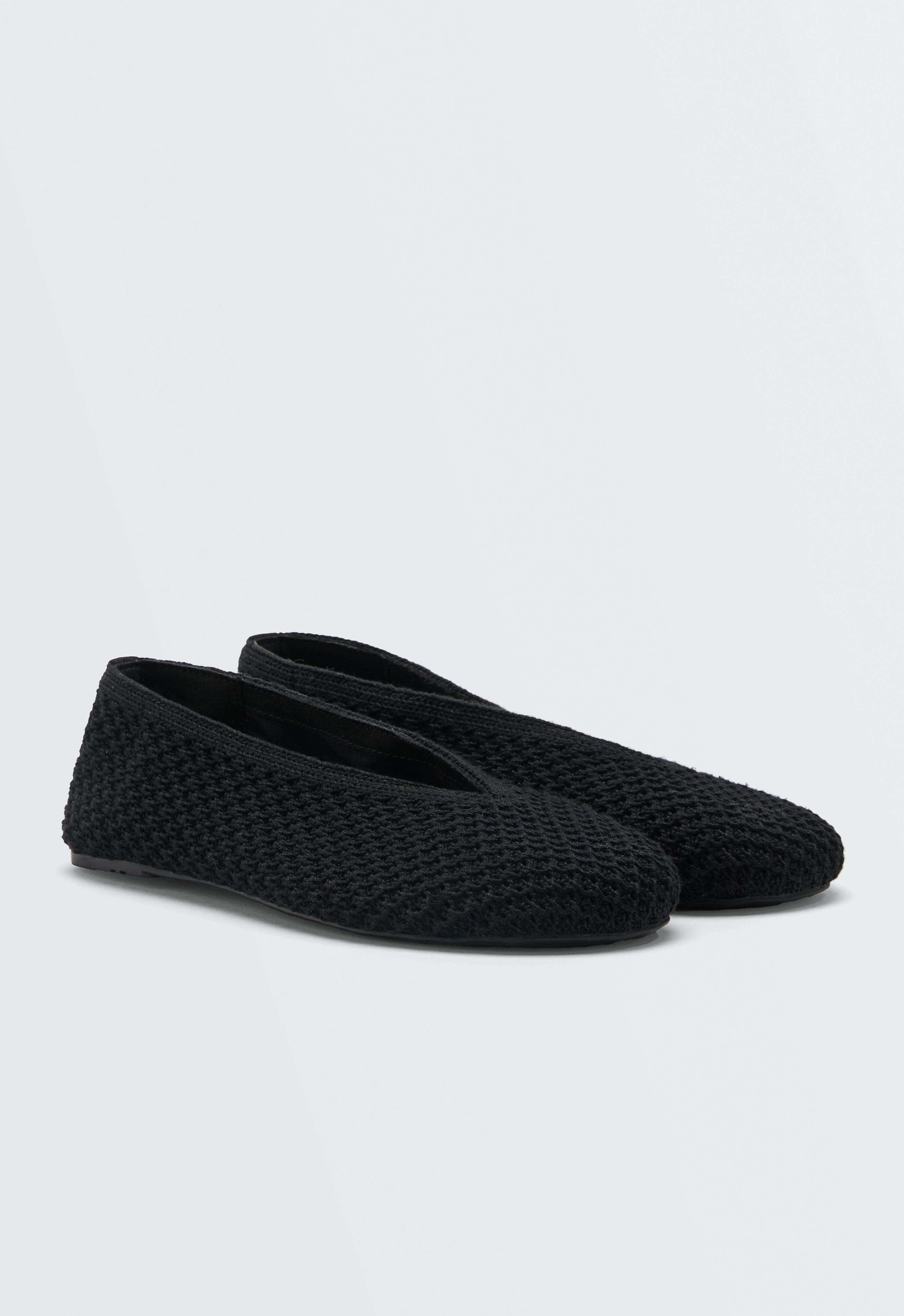 Crochet ballet flats — BLACK