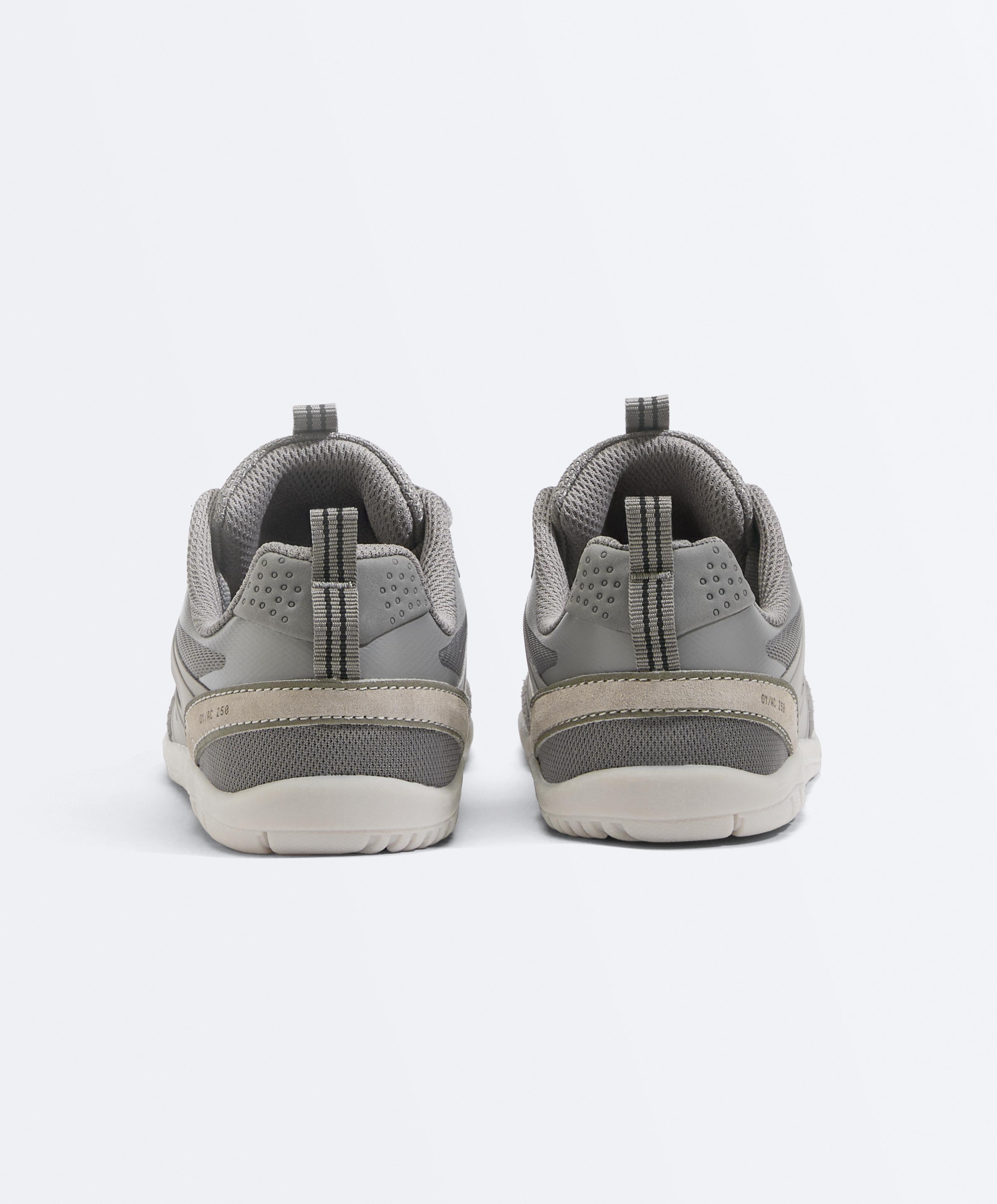 Multi-activity barefoot trainers — MOLE