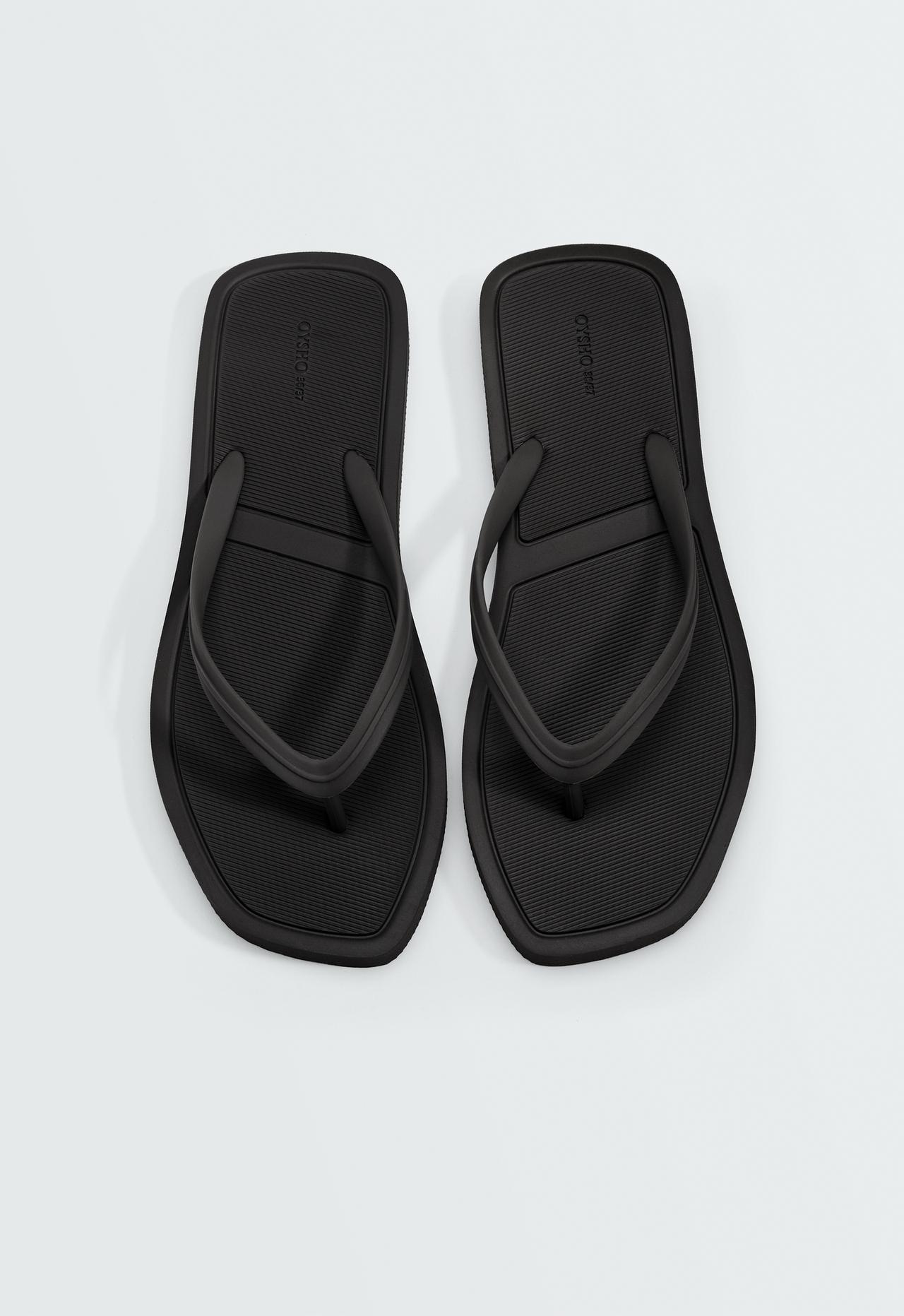 Embossed beach sandals — BLACK