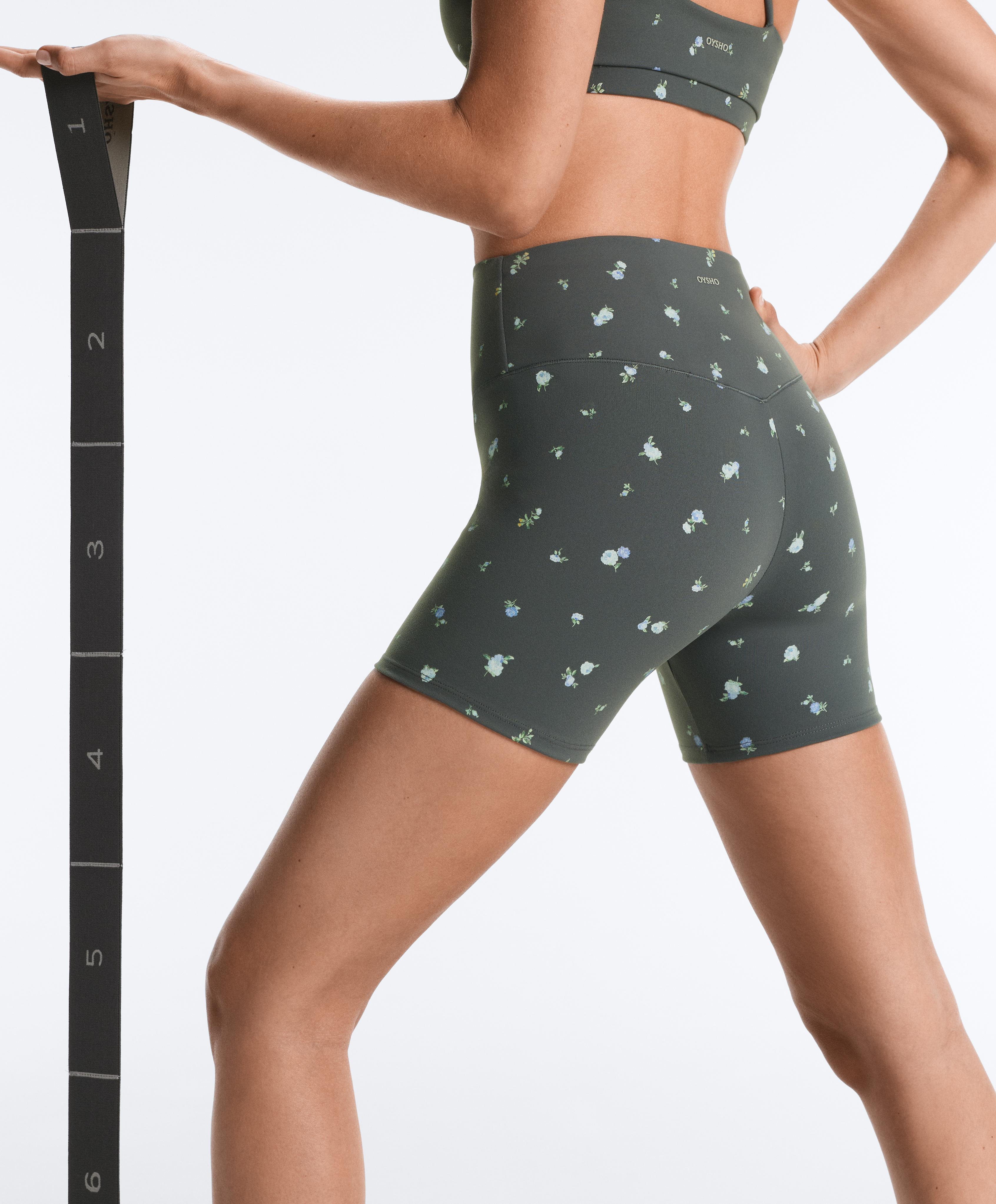 Evermove high-rise 10cm hot pants with floral print — STEEL GREY