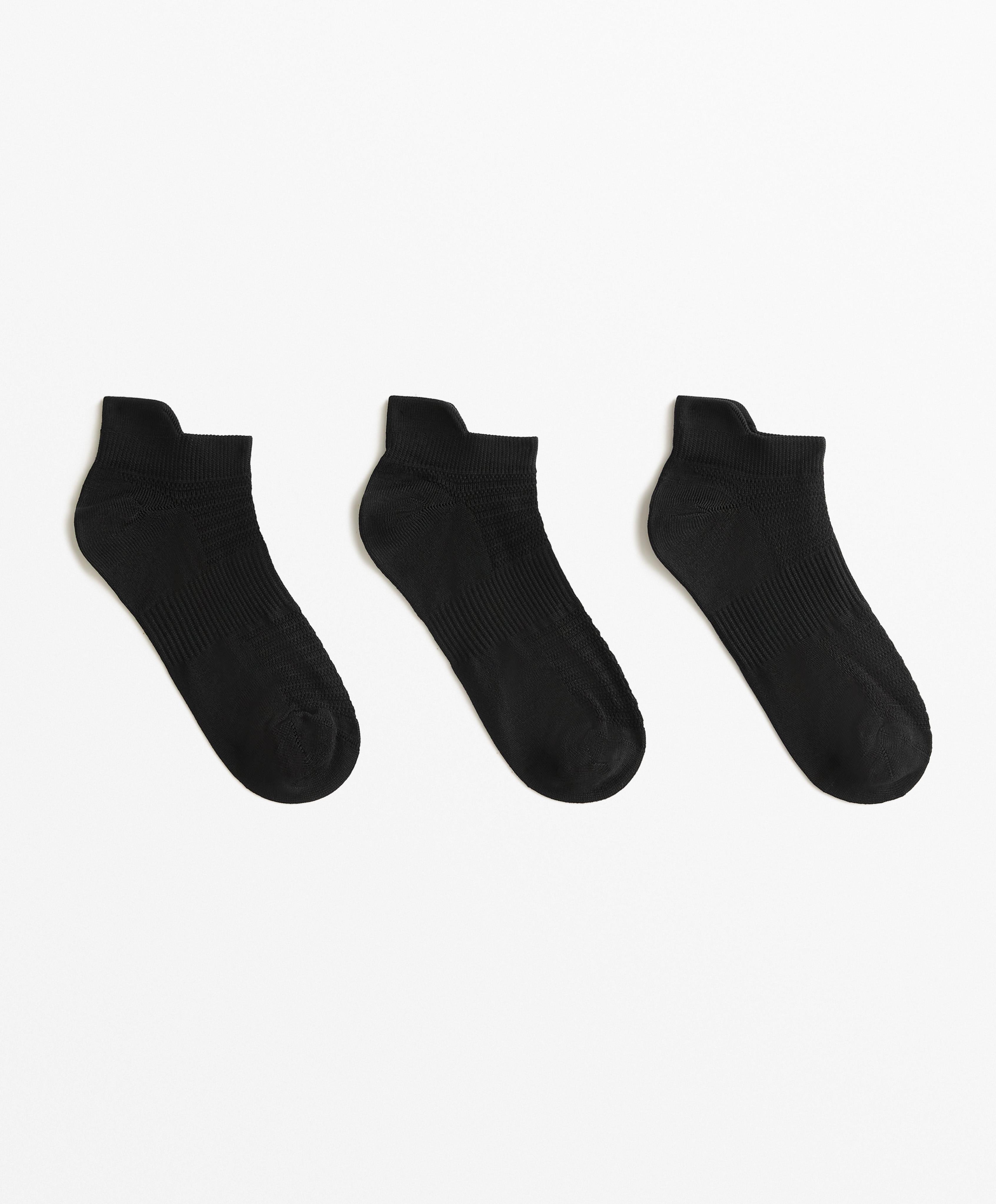 3 pairs of cotton blend sports sneaker socks with heel tab