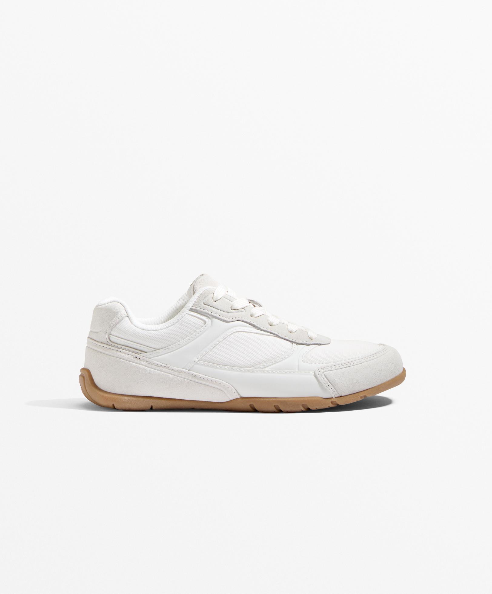Fabric trainers with split-leather pieces