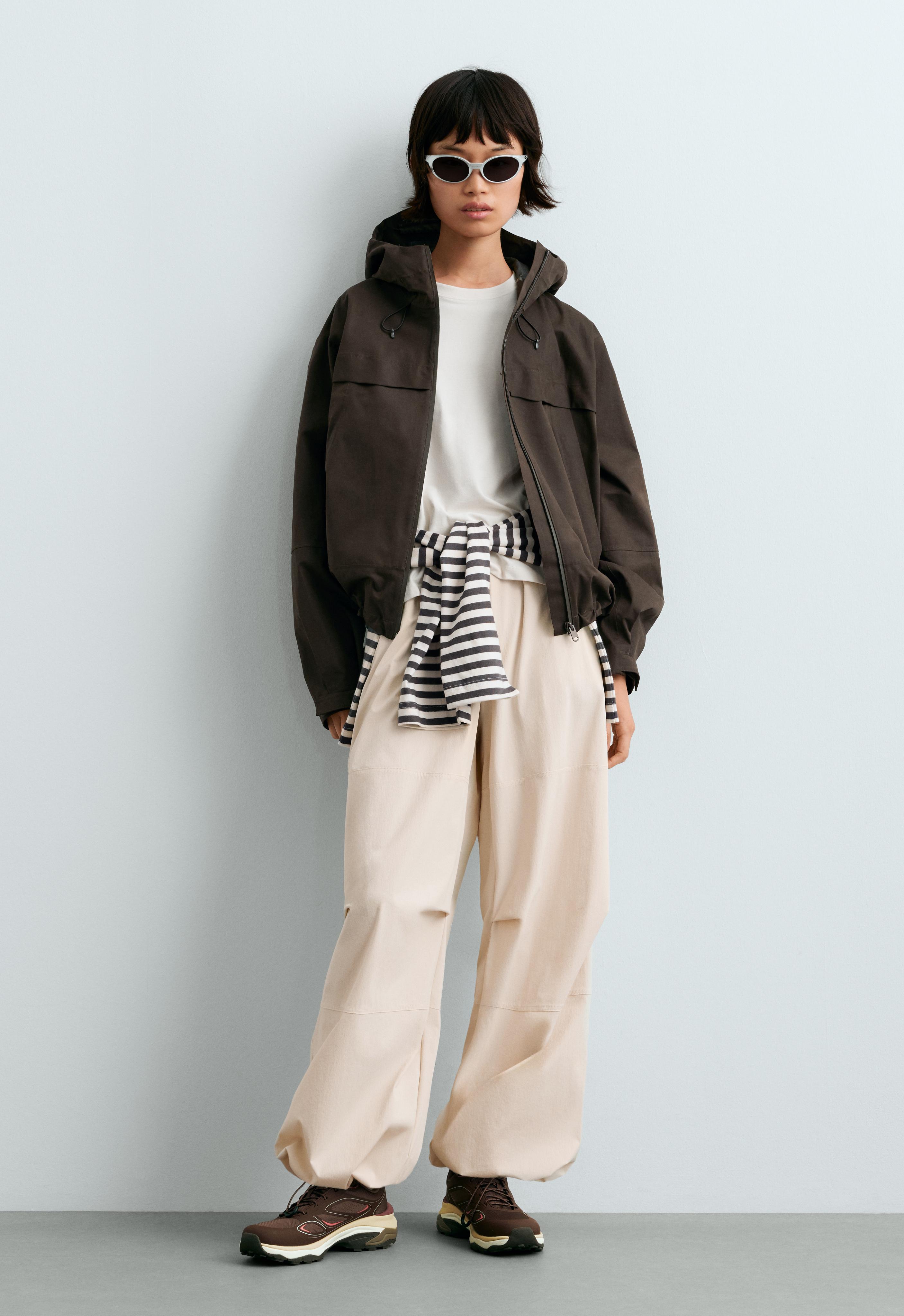 Kurze technische 10k wasserdichte Canvas-Jacke
