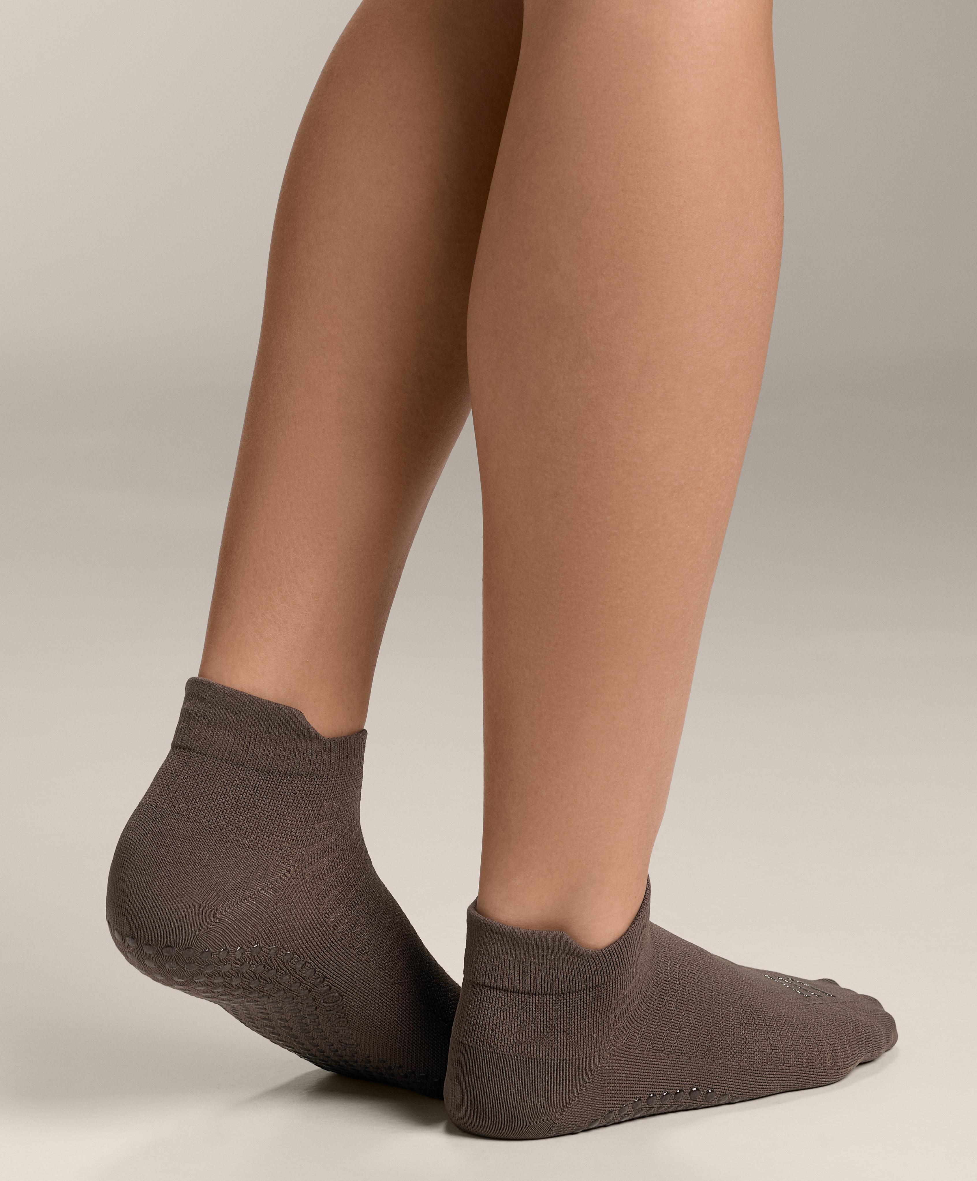 2 pairs of polyamide blend yoga and Pilates sneaker socks