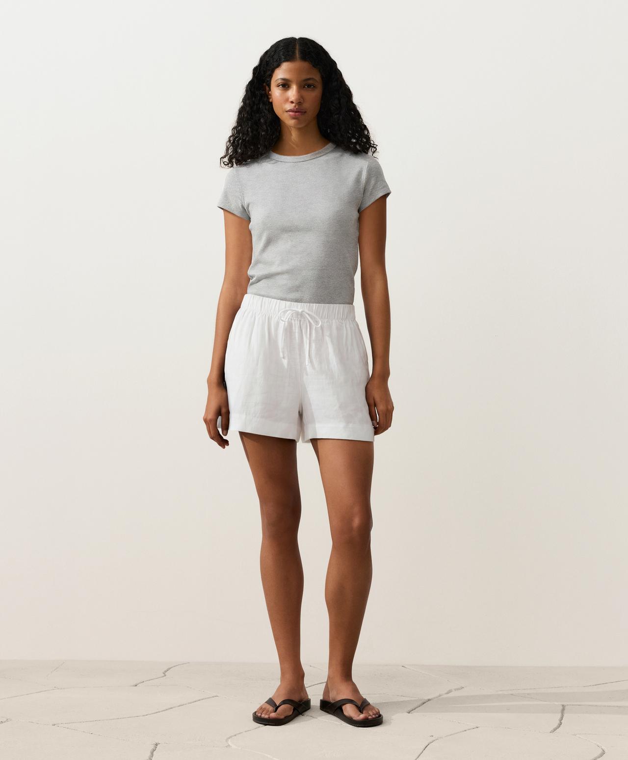 100% linen mid-rise shorts — WHITE