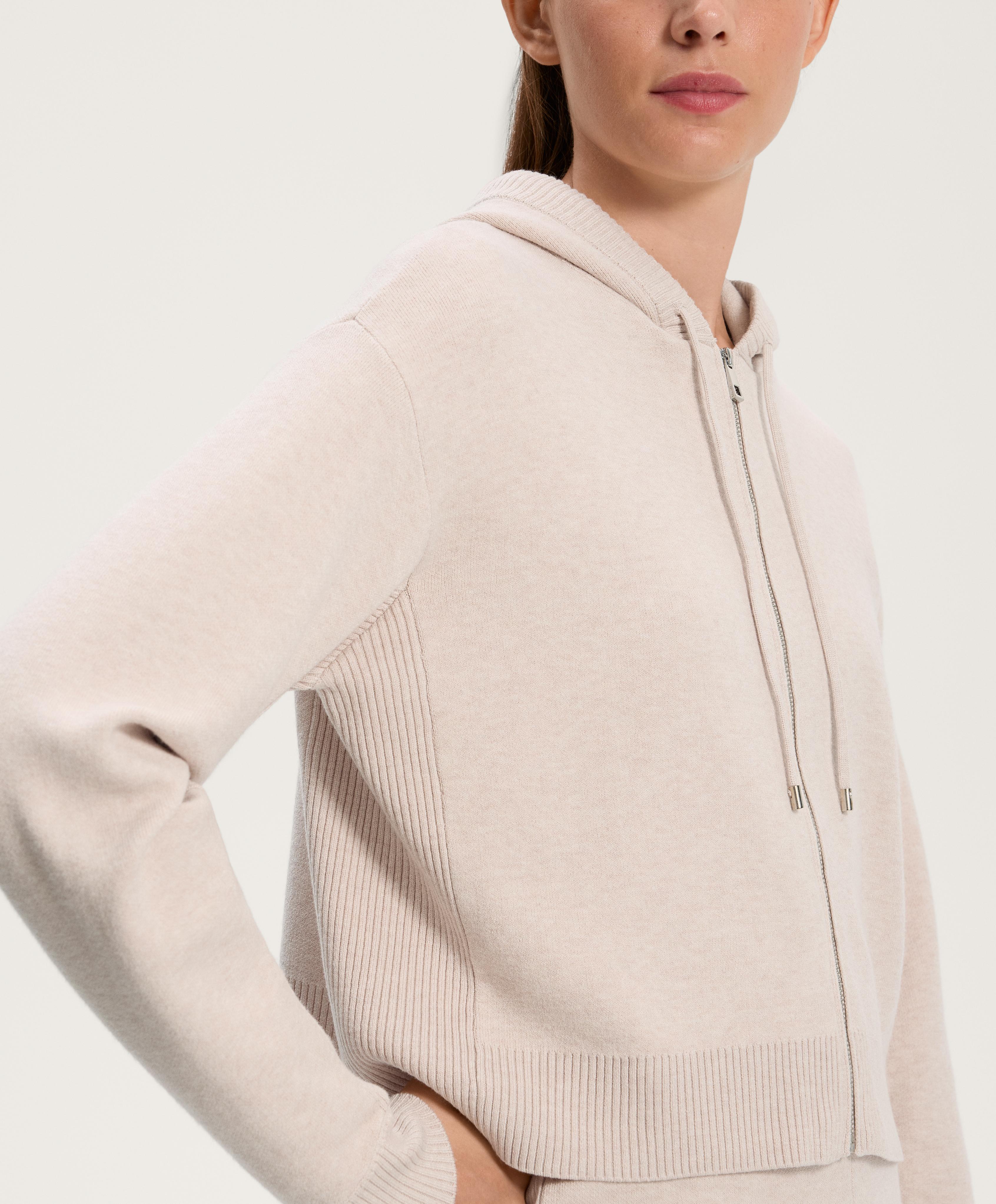 Плетена јакна со качулка - Намалениe Плетена јакна со качулка - Намалениe