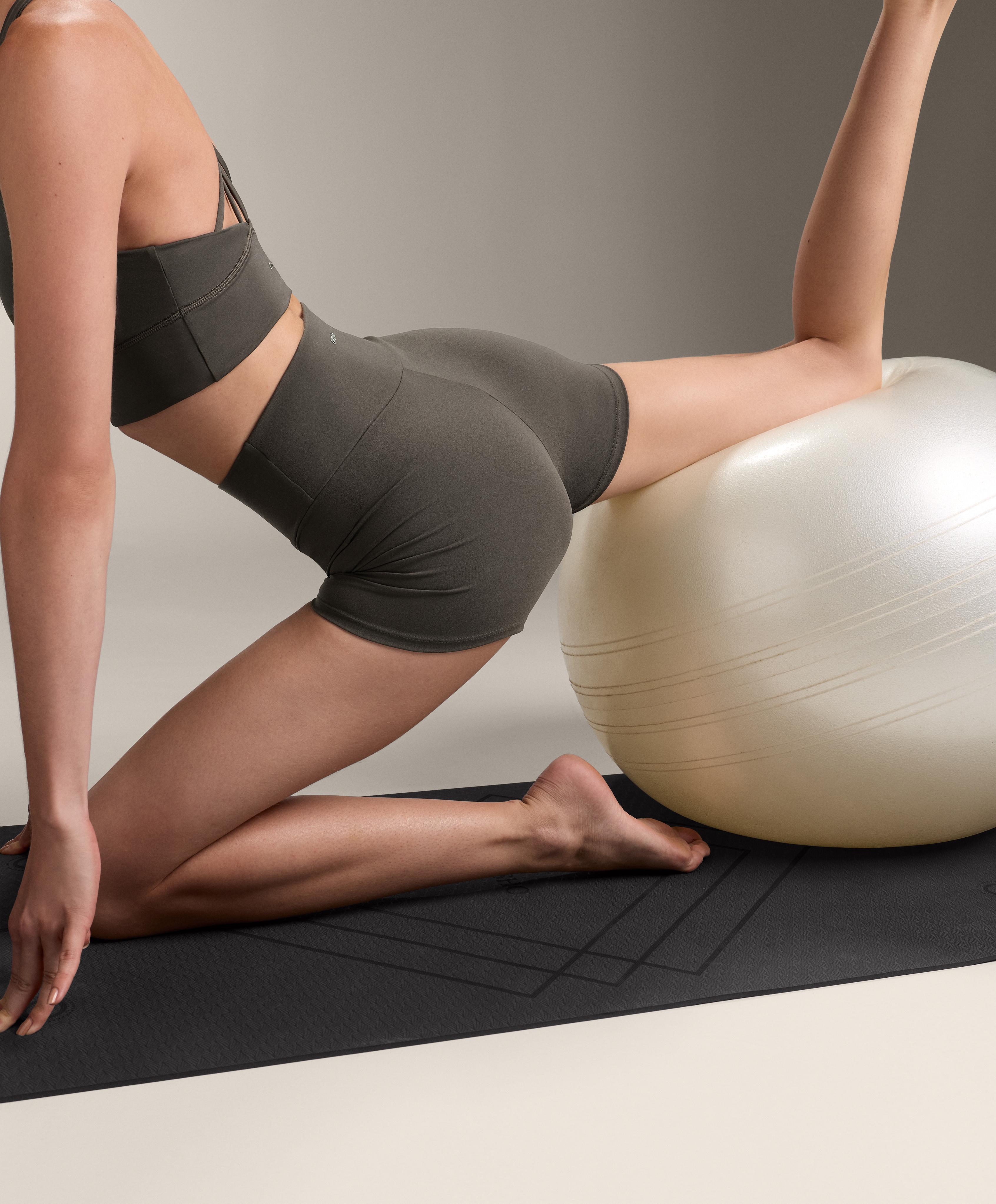 High-waisted Comfortlux 10 cm hot pants