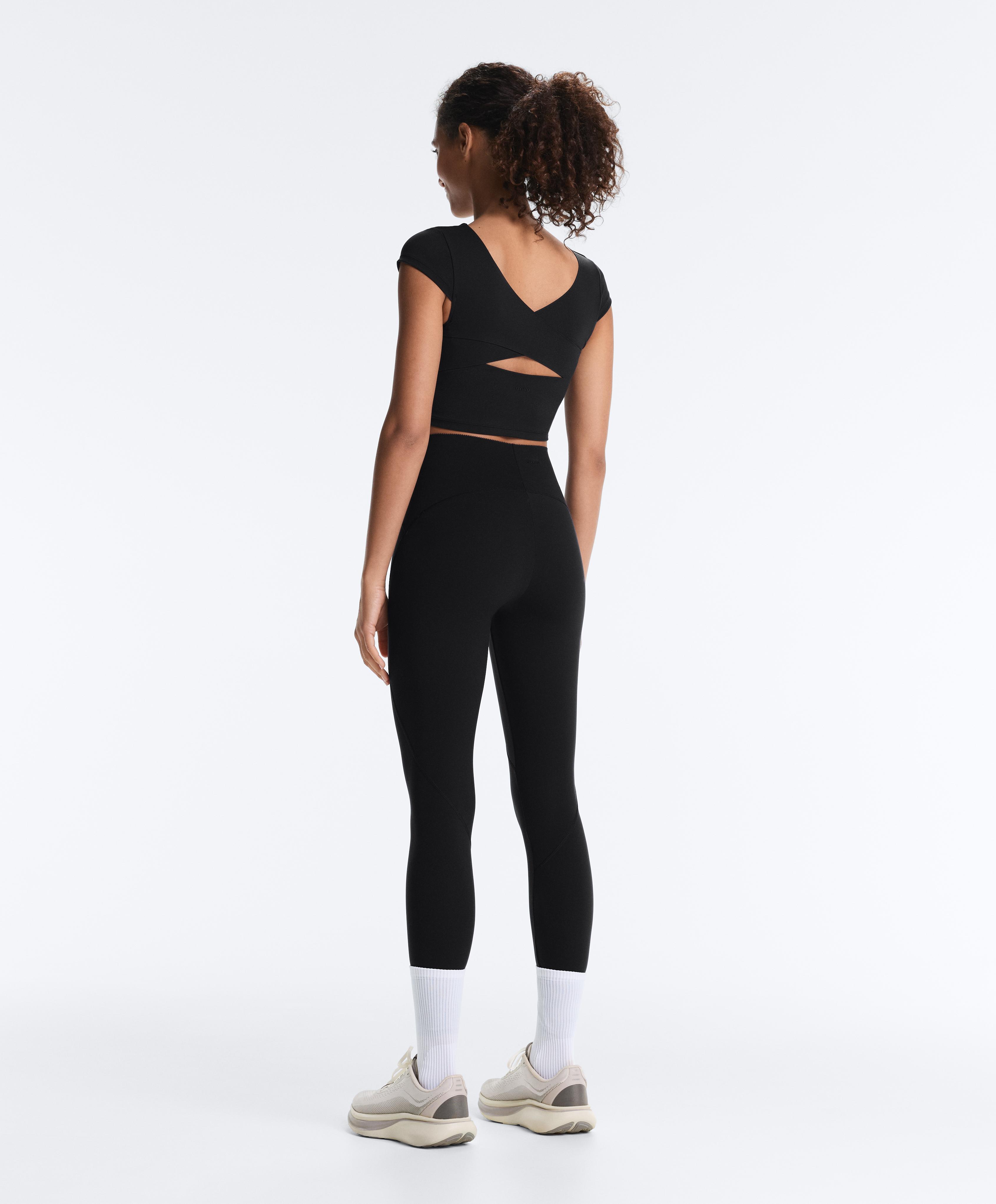 Seamed Compressive tank top — BLACK