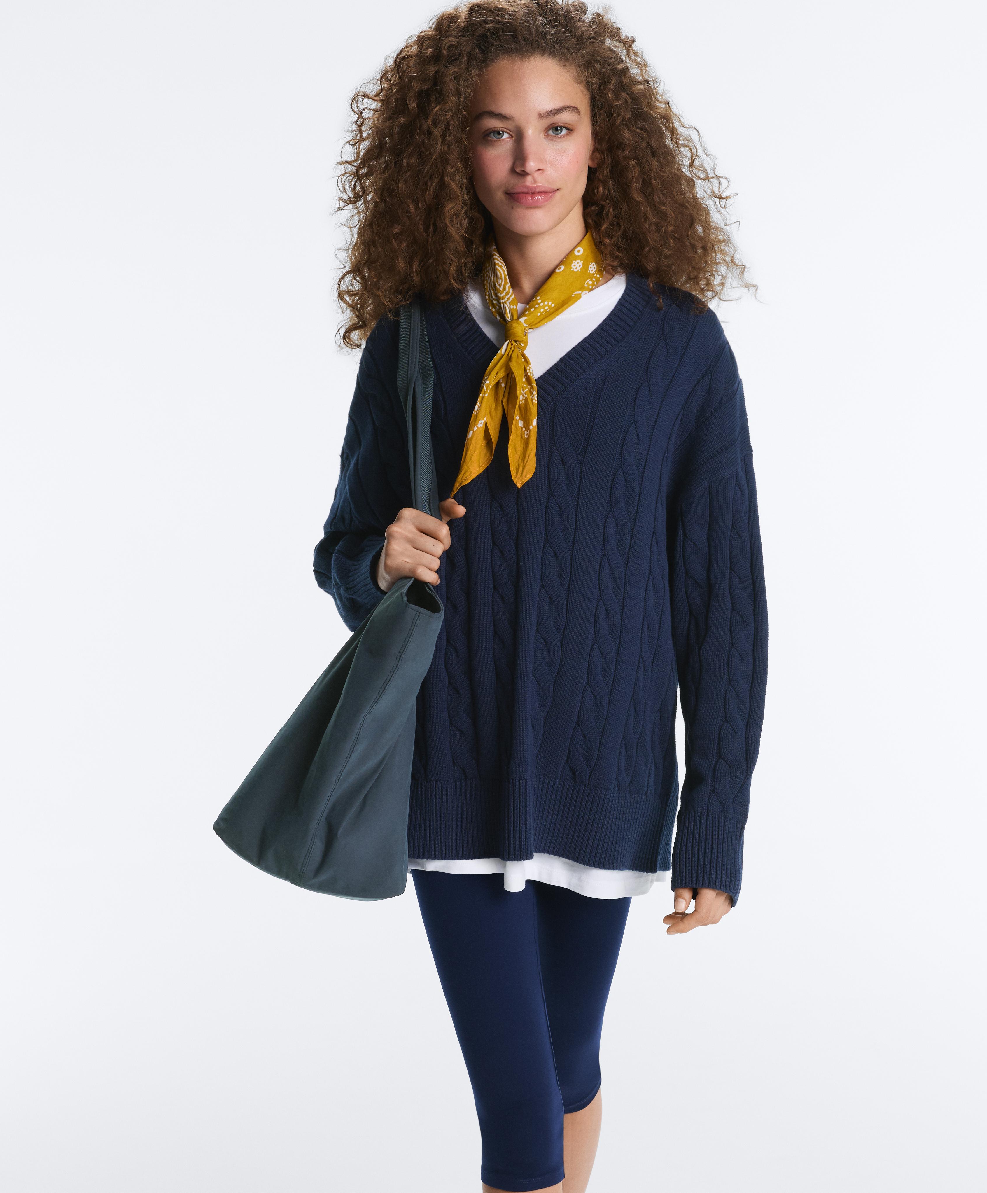 100% cotton cable knit V-neck jumper — NAVY BLUE