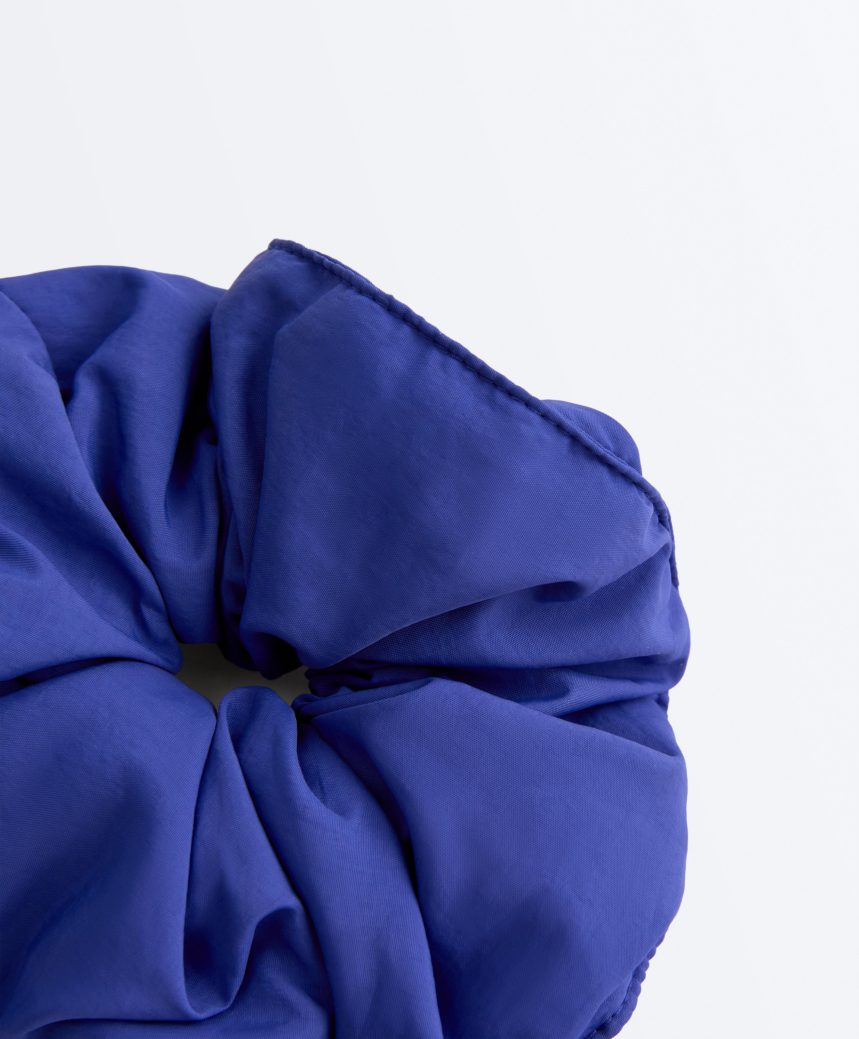 Large padded scrunchie | OYSHO Türkiye | Sale