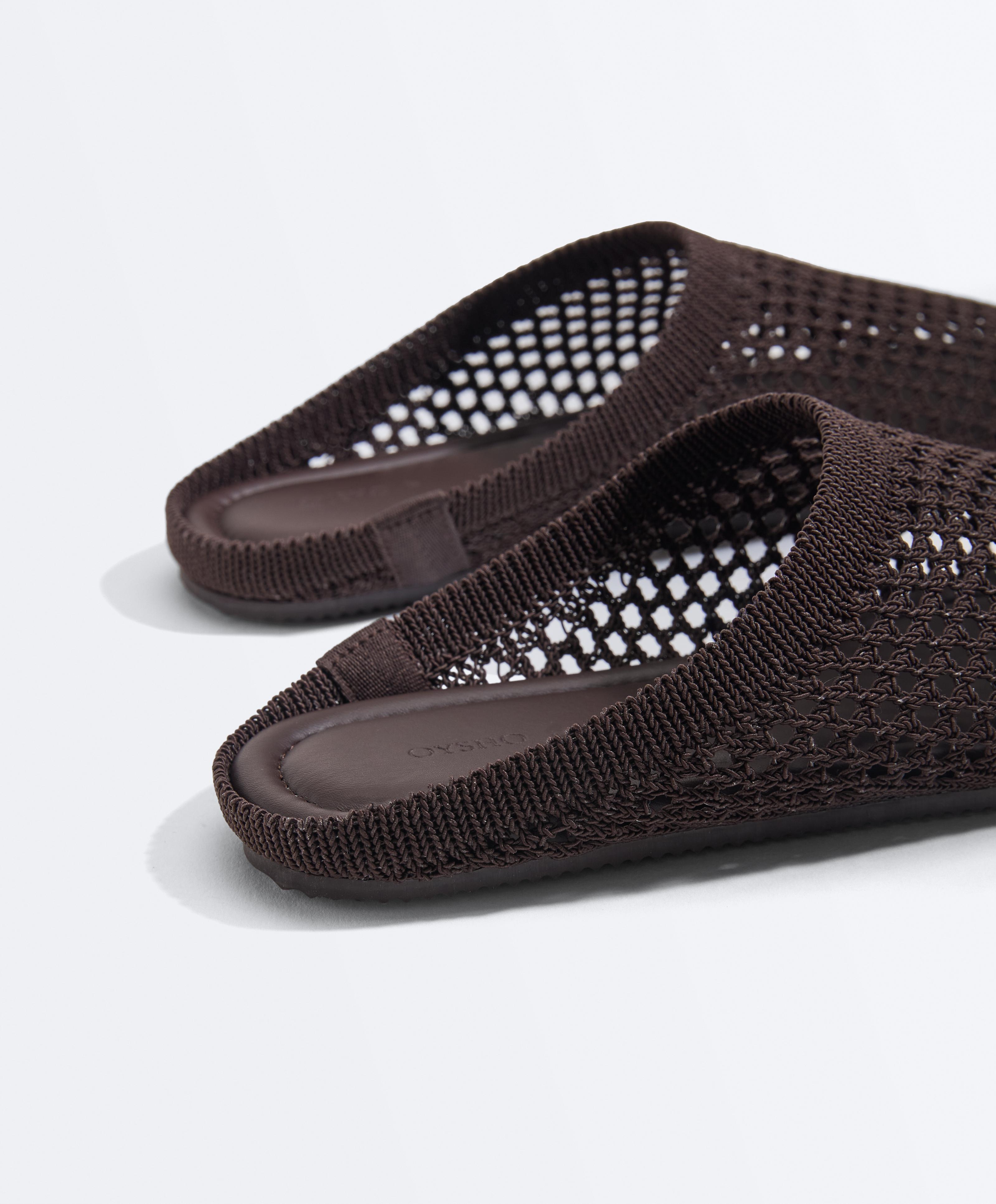 Clogs met ajourmotief Clogs met ajourmotief