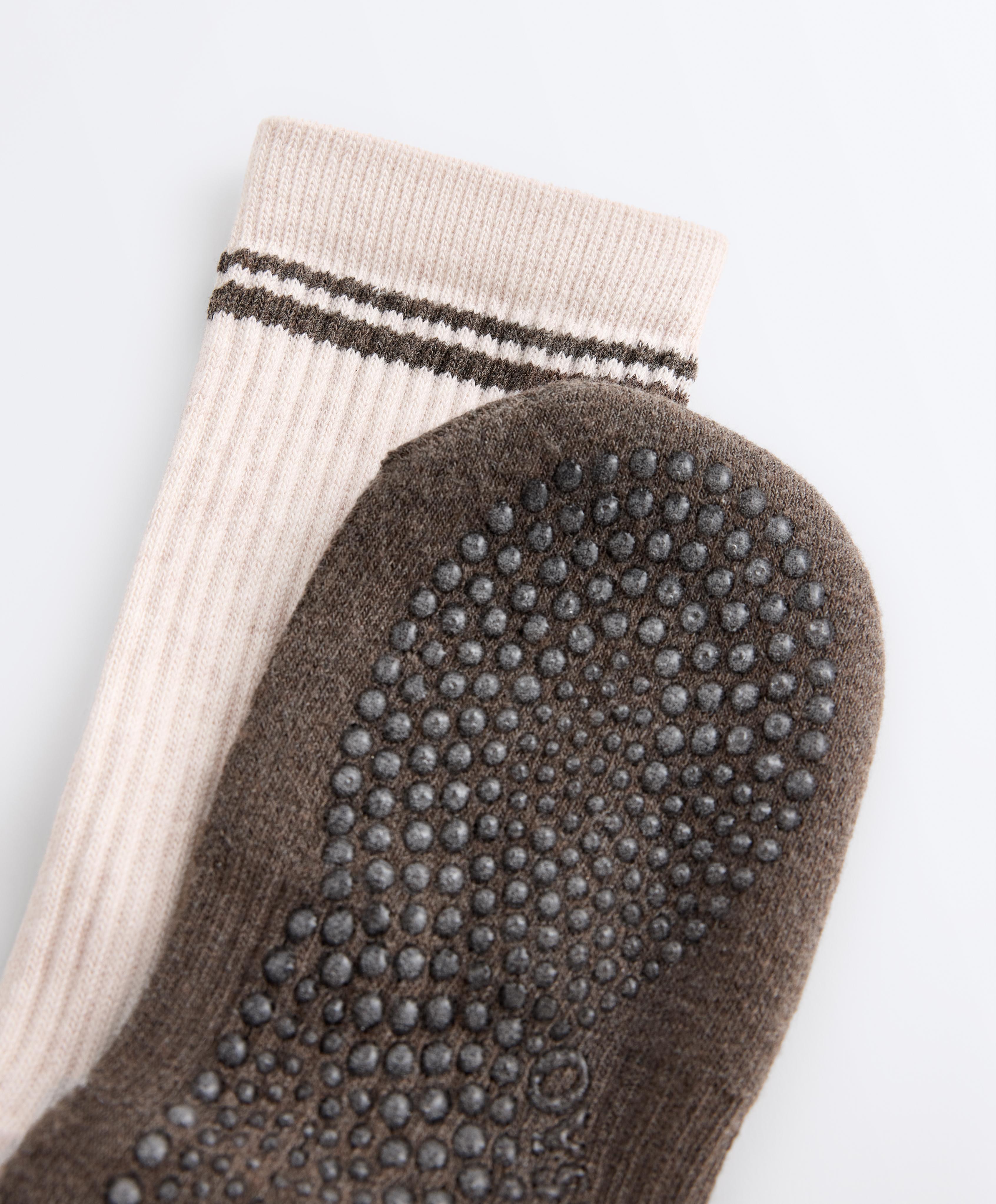 2 pairs of classic cotton cushioned yoga and Pilates socks — TAN MELANGE