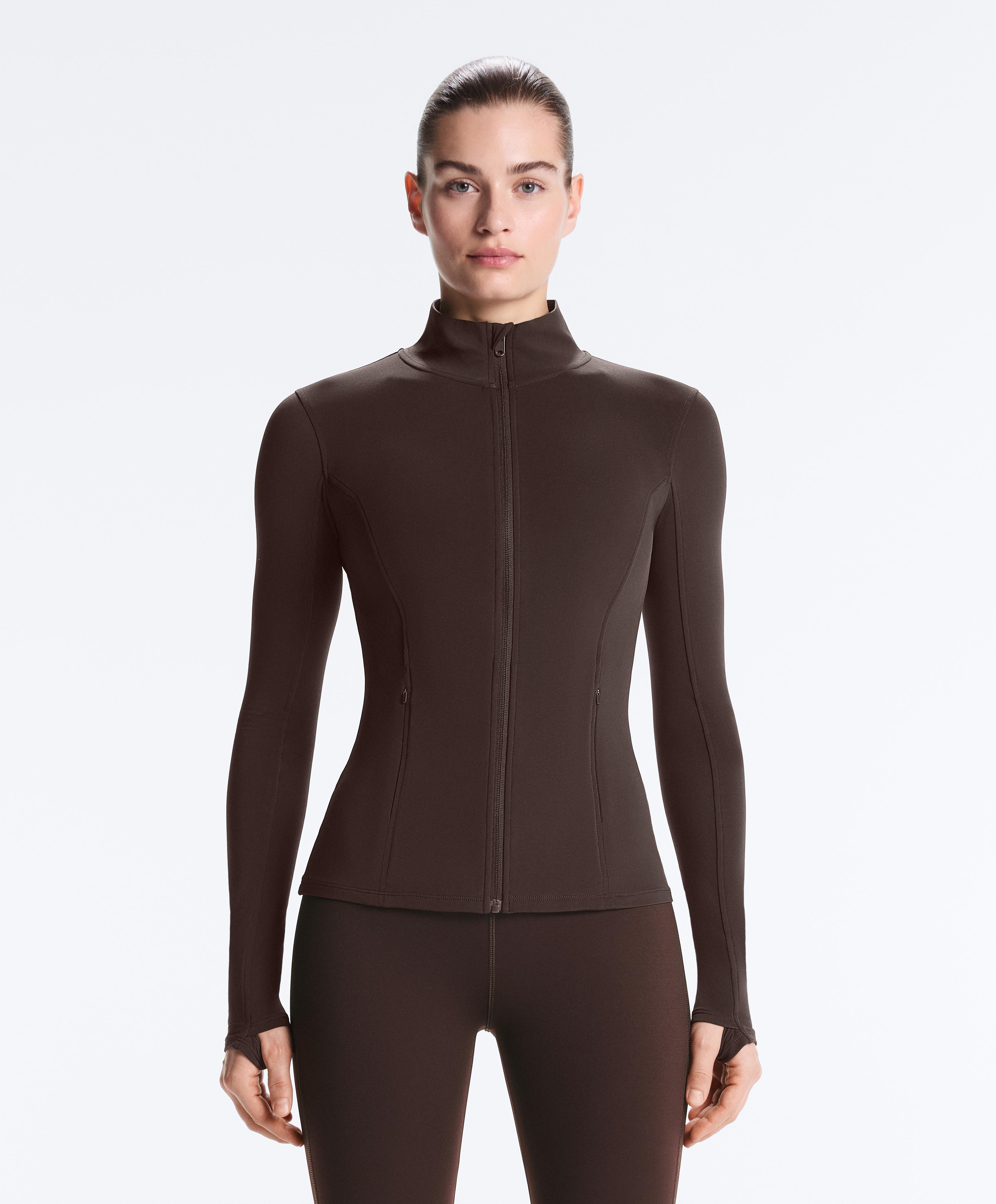 جاكيت تقني دافئ وخفيف جاكيت تقني دافئ وخفيف