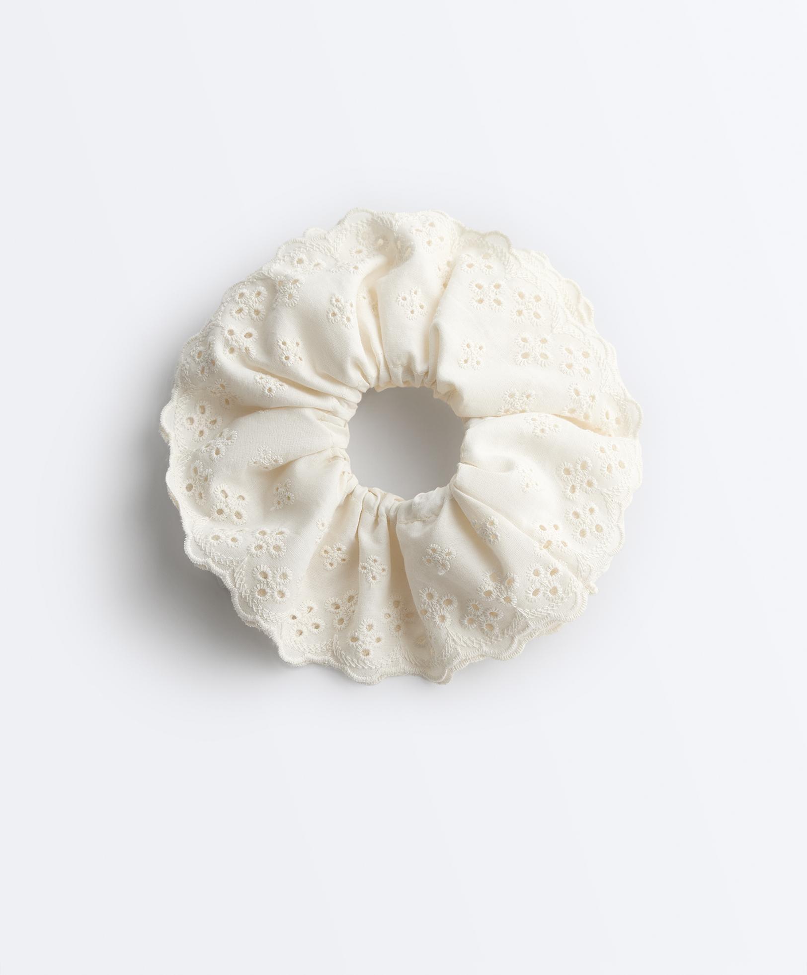 Large embroidered scrunchie — ECRU