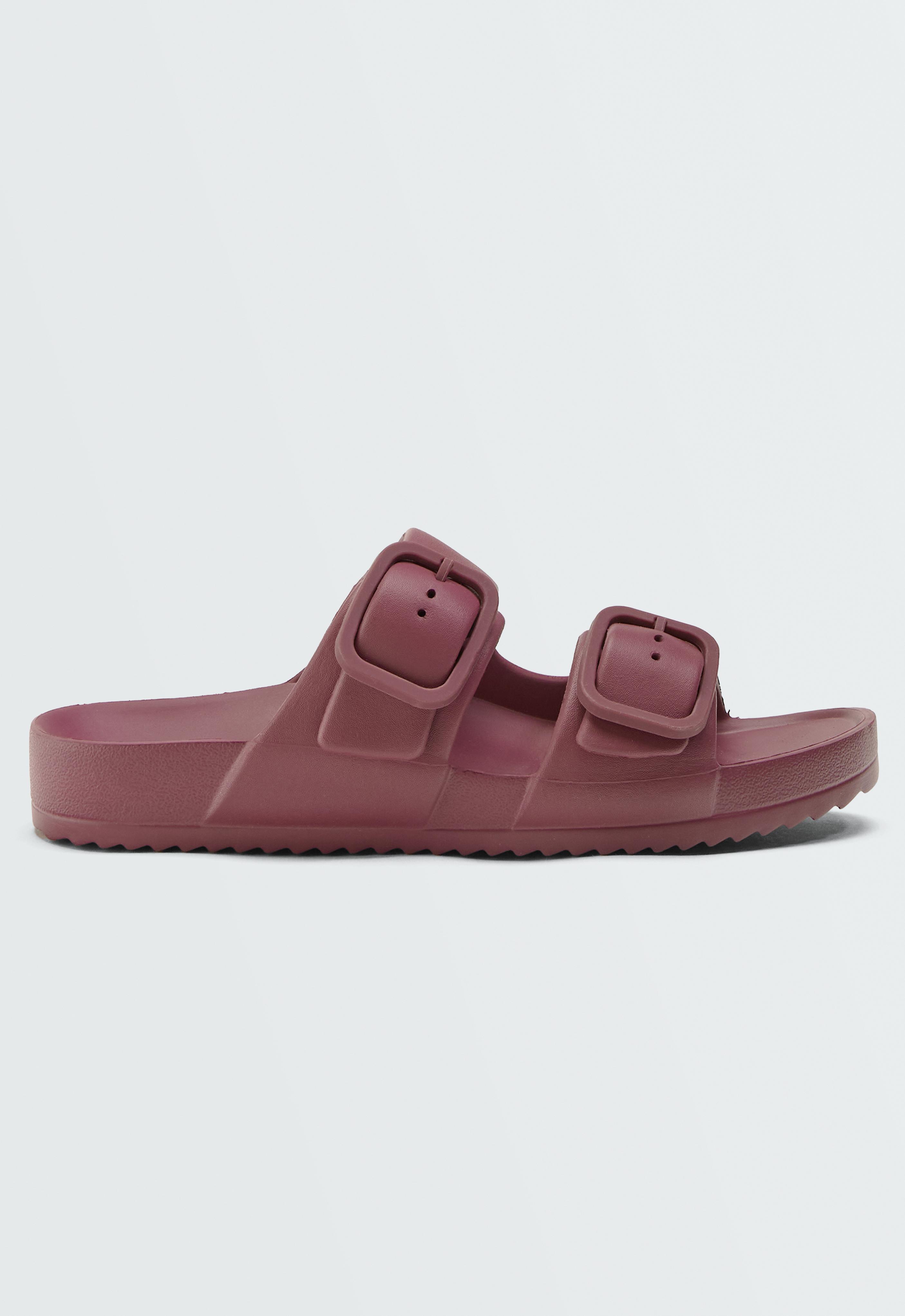 Buckle beach sandals — RASPBERRY