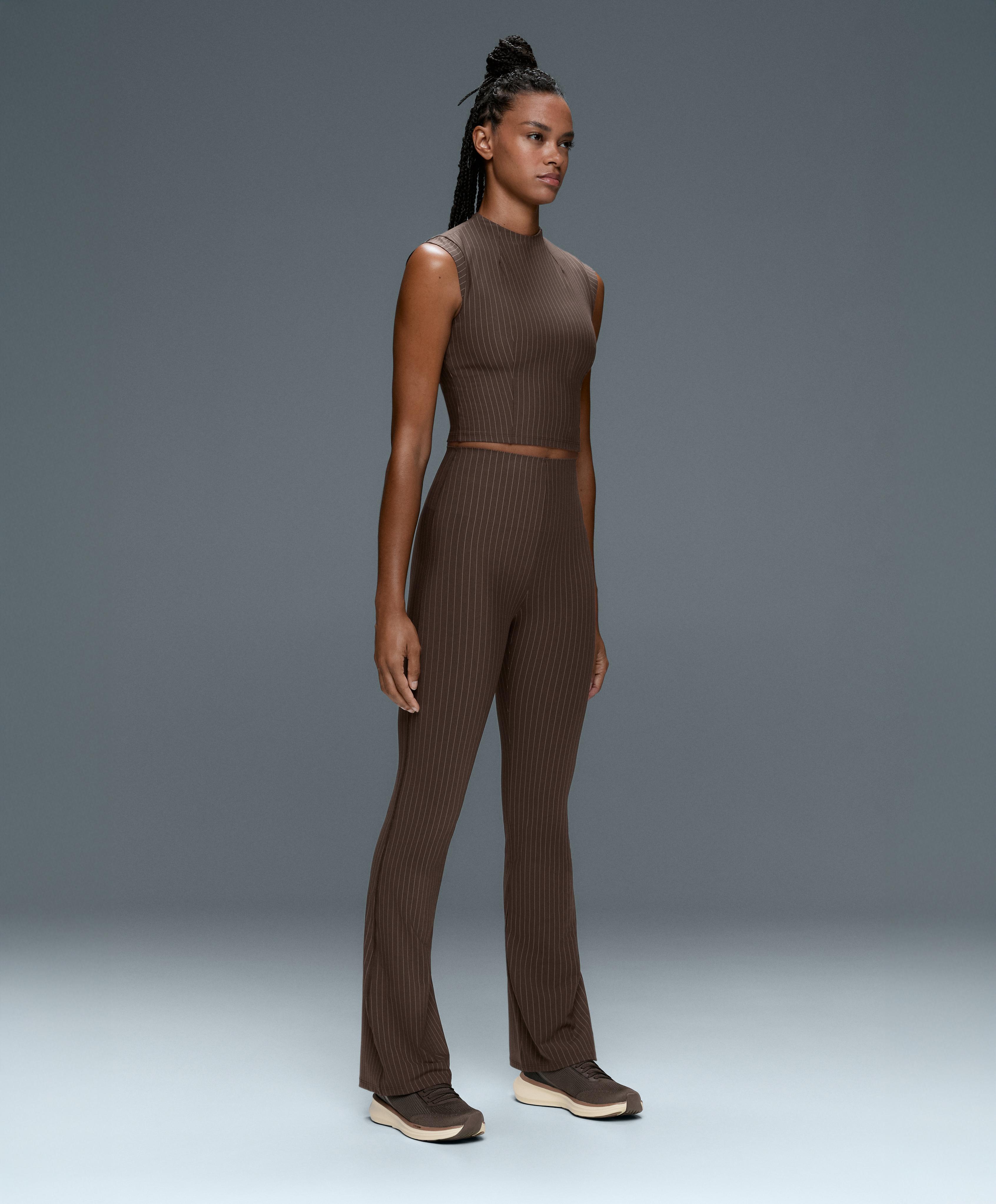 Compressive short-sleeved pinstripe tank top — BROWN