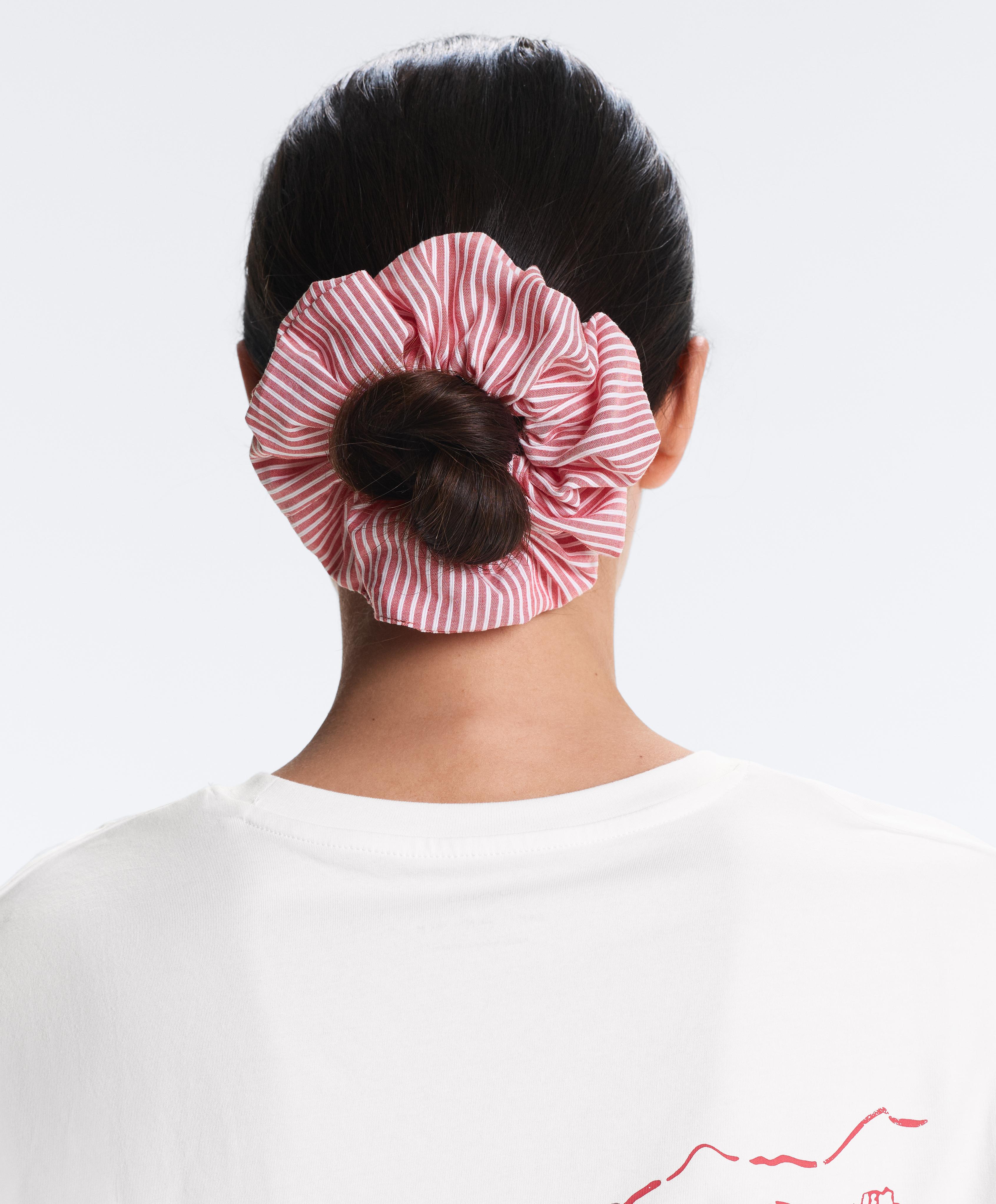 2 striped scrunchies 2 striped scrunchies