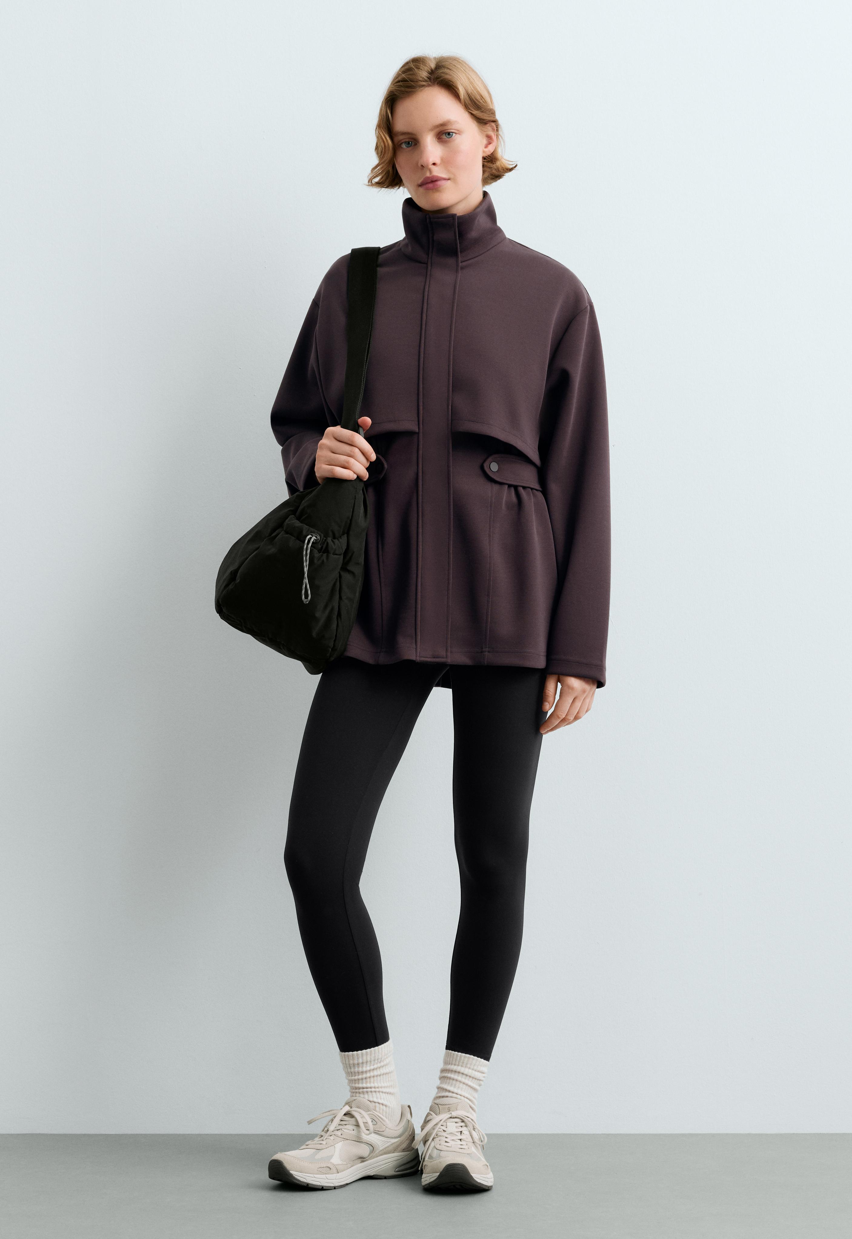 Lange Piqué-Jacke mit Gürtel Lange Piqué-Jacke mit Gürtel