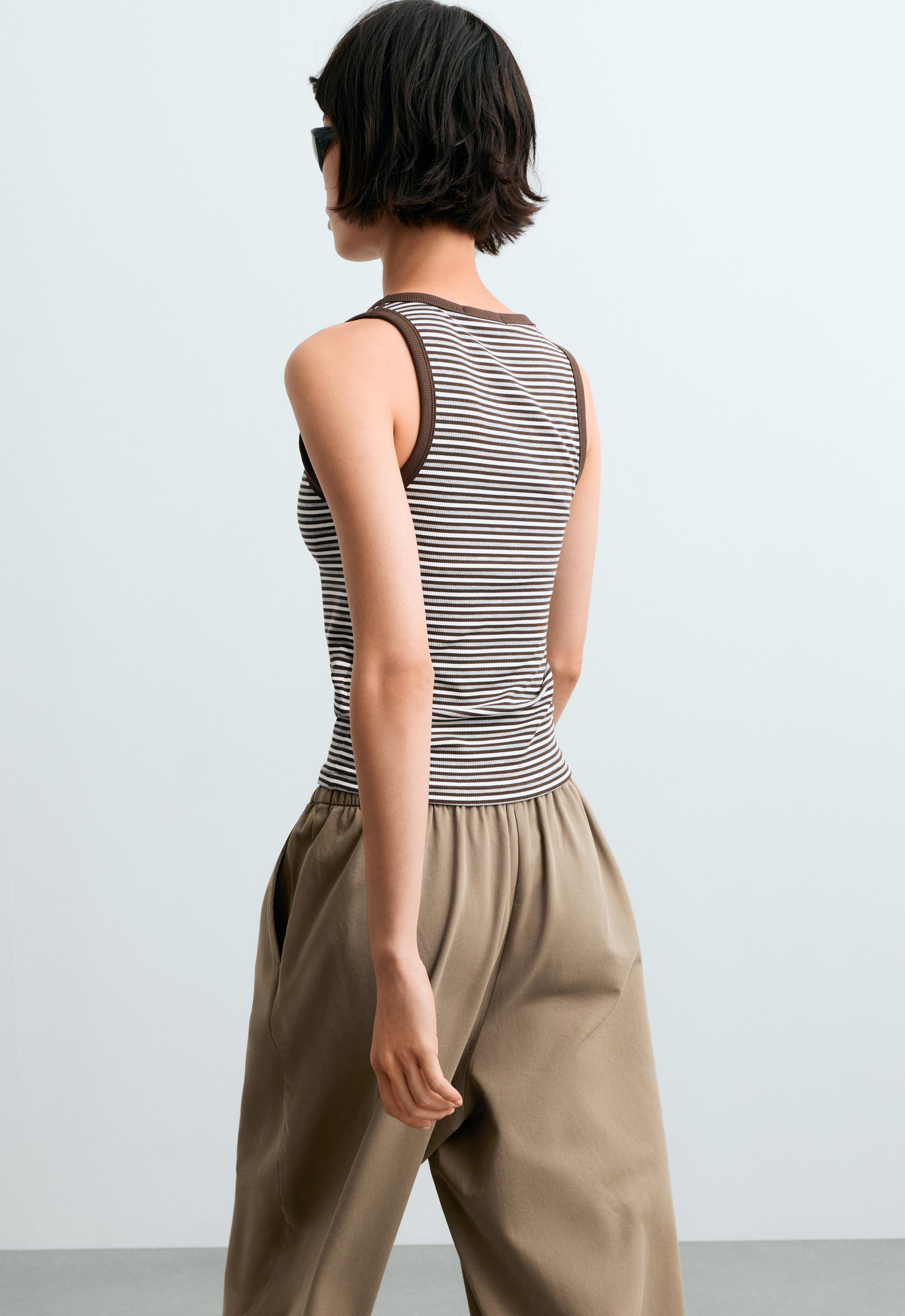 Tank top od modala s rebrastom teksturom i prugama