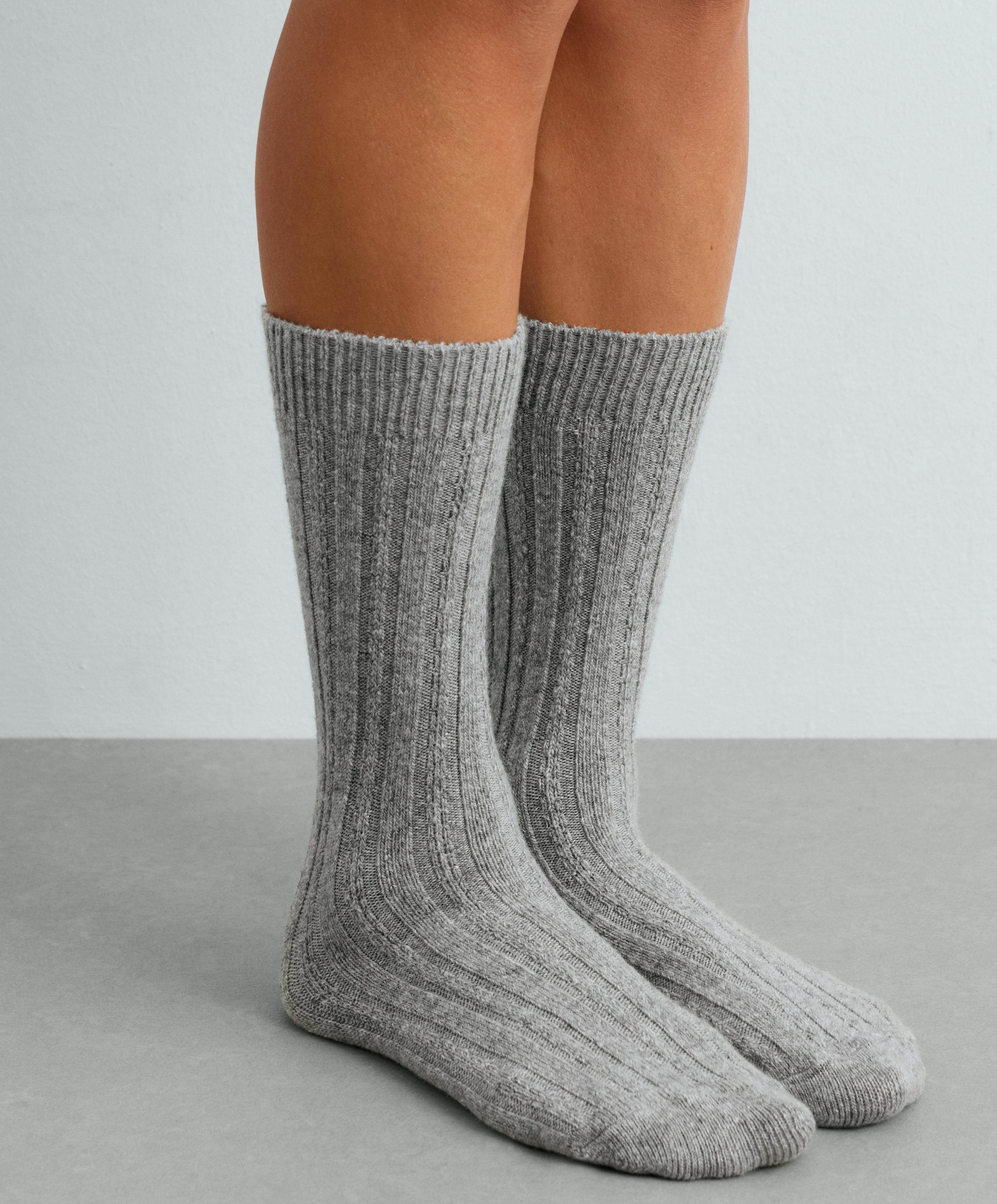 Classic socks in 25% cashmere 11% wool — PALE GREY MELANGE