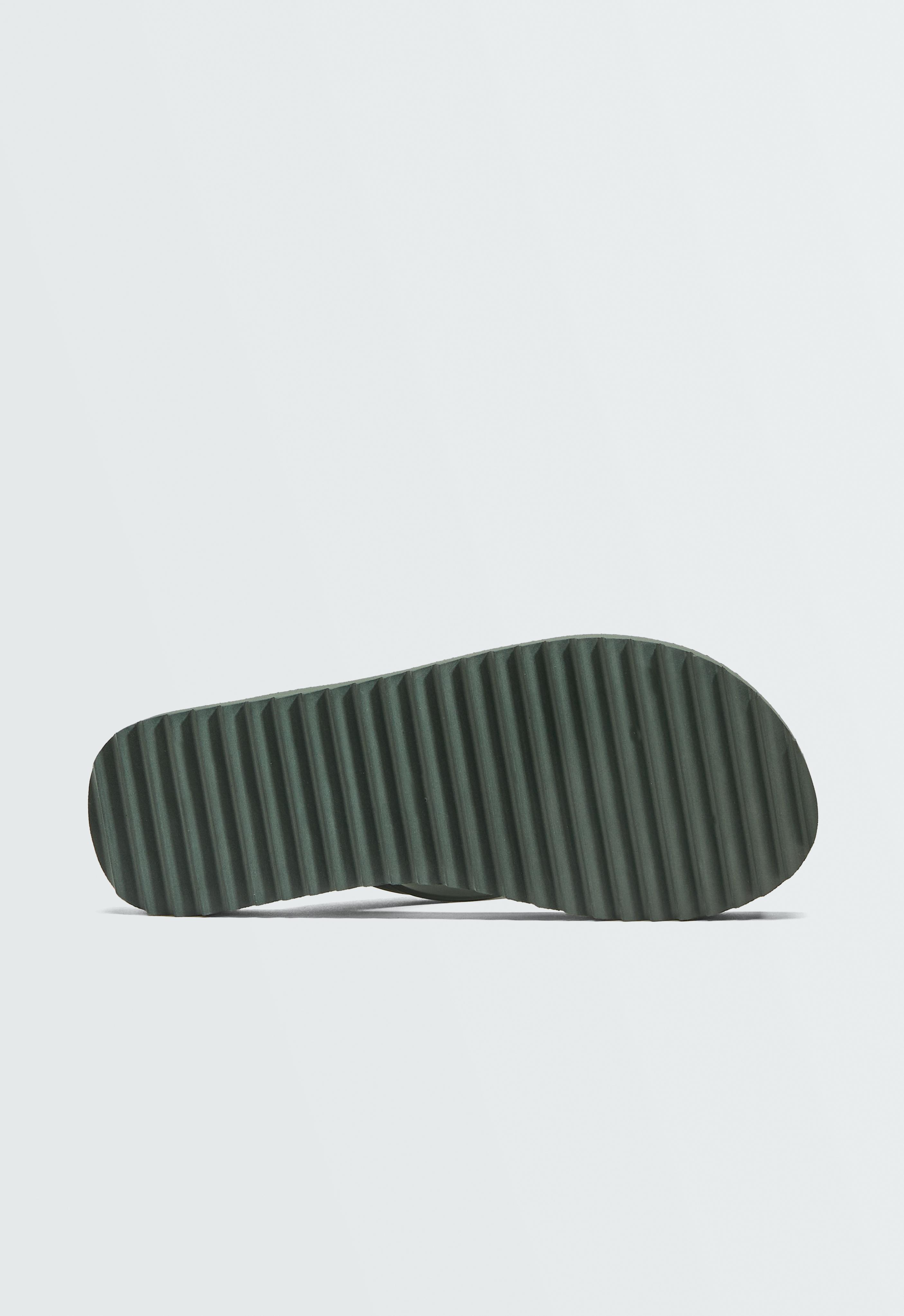 Textured platform beach sandals — KHAKI