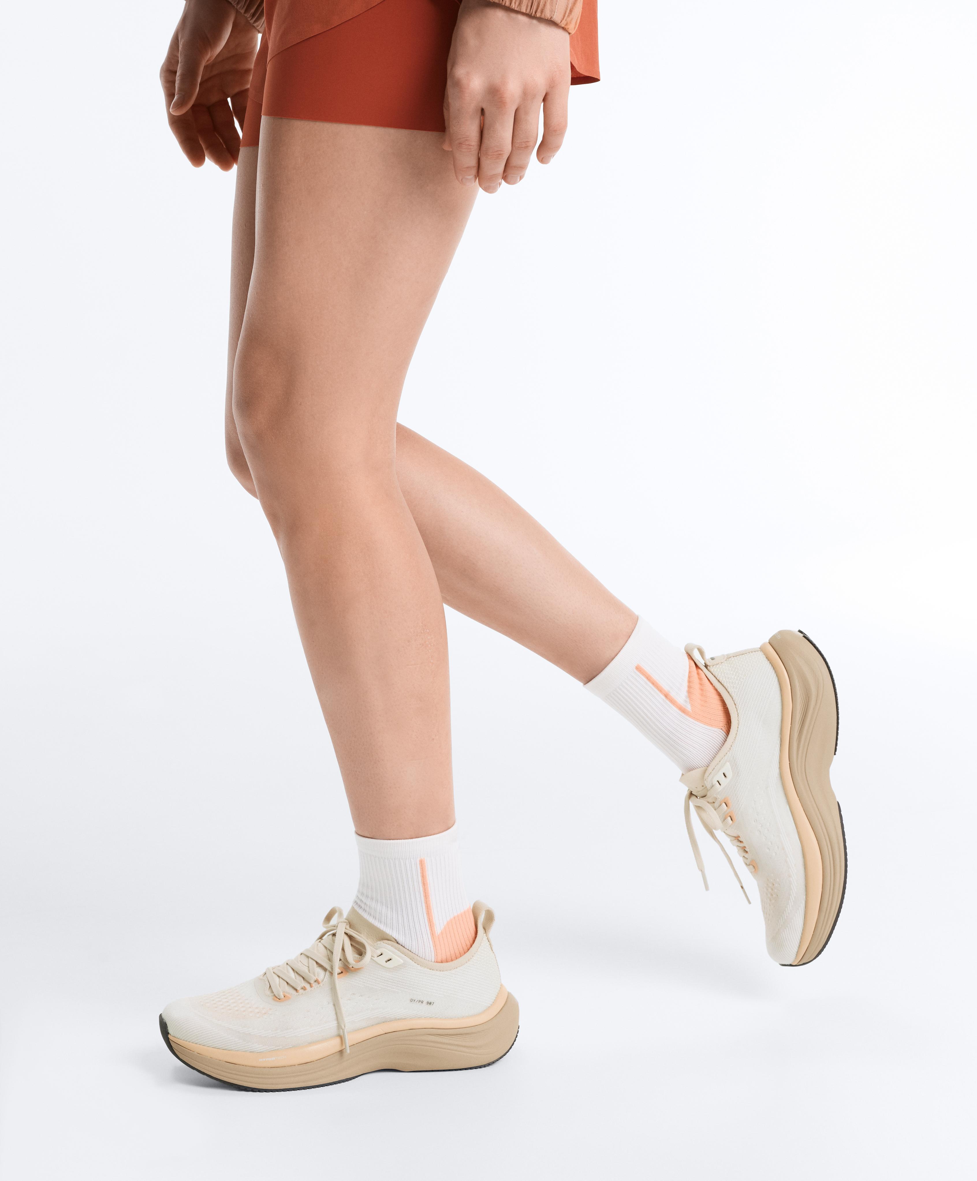 OY/PR 907 Running Trainers — PEACH