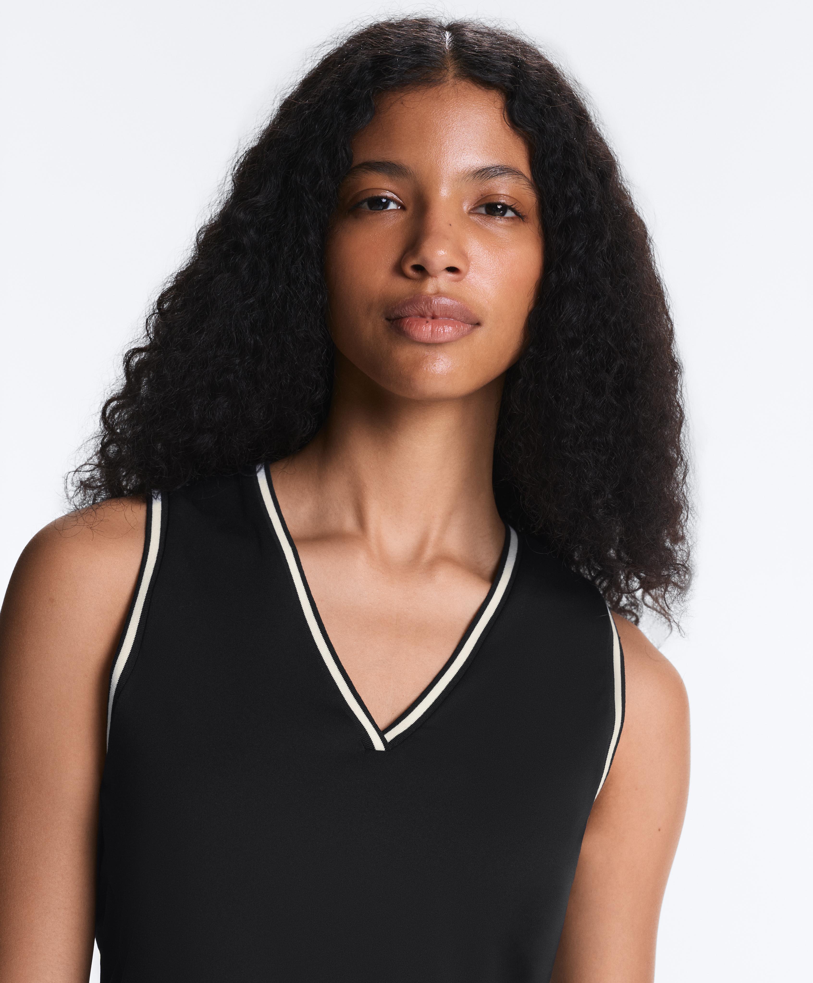 Sleeveless V-neck T-shirt — BLACK