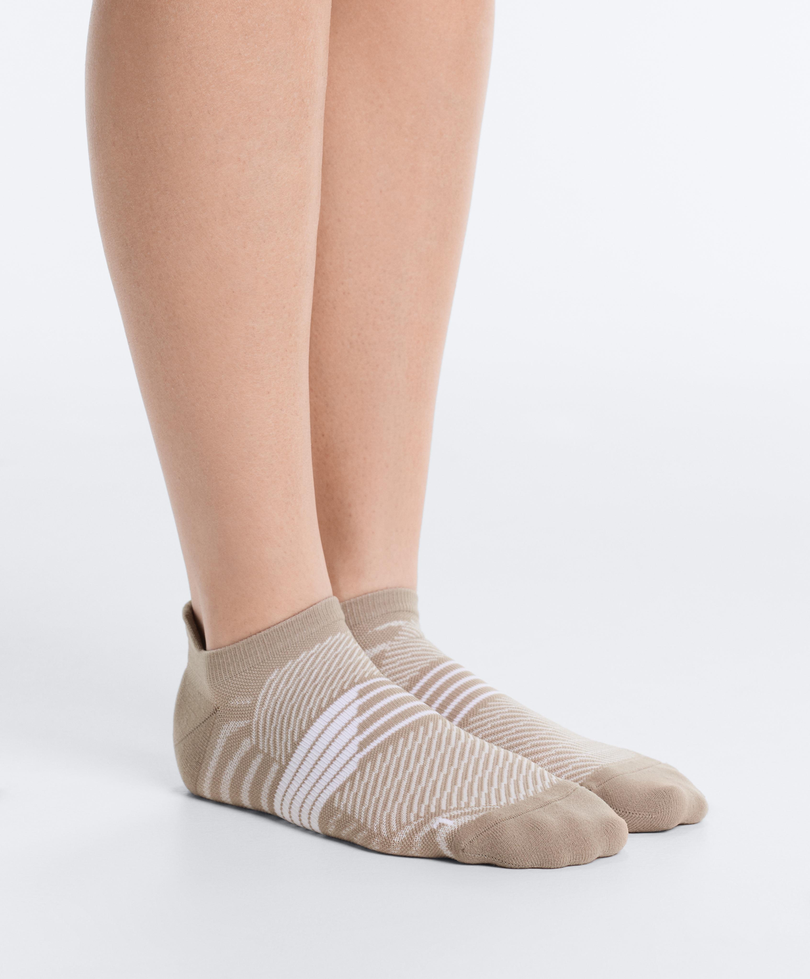 3 pairs of polyamide blend sports sneaker socks with heel tab — PASTEL CORAL